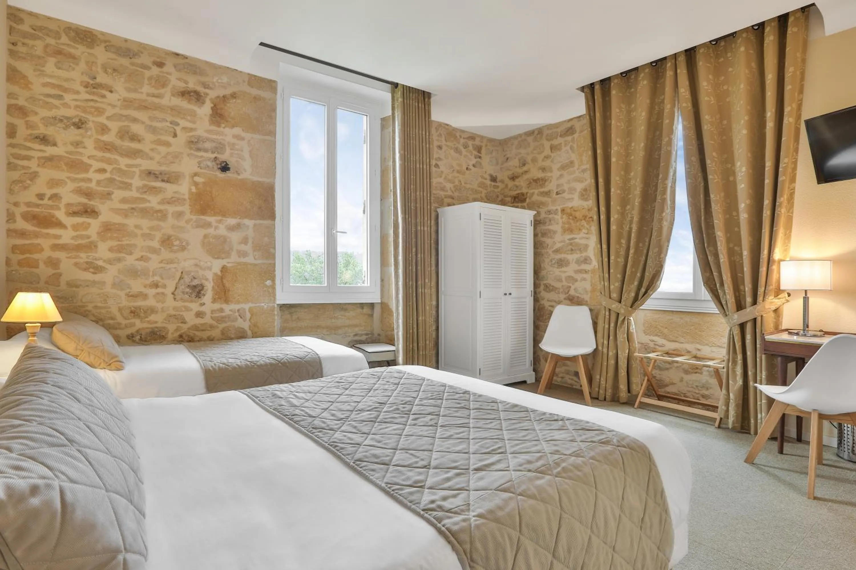 Twin Room in Hotel Restaurant La Verperie