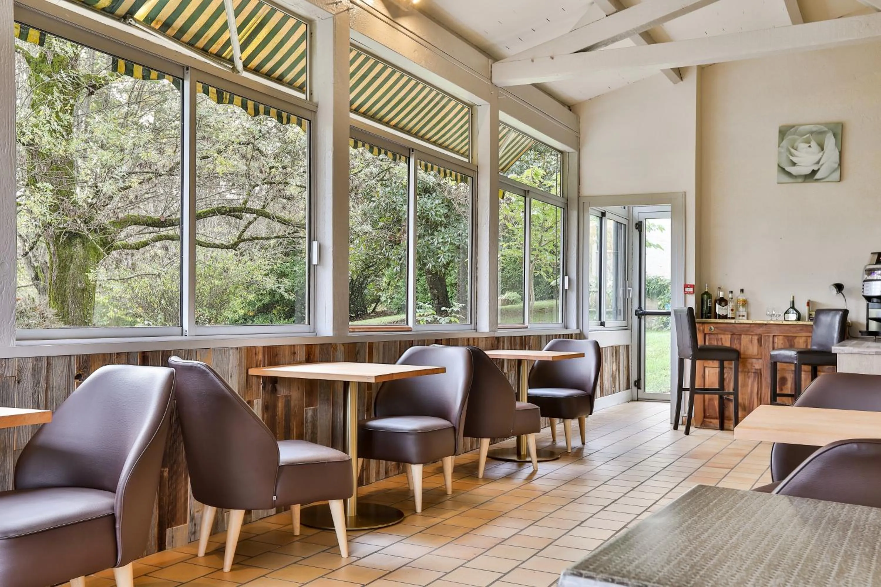 Garden view in Hotel Restaurant La Verperie