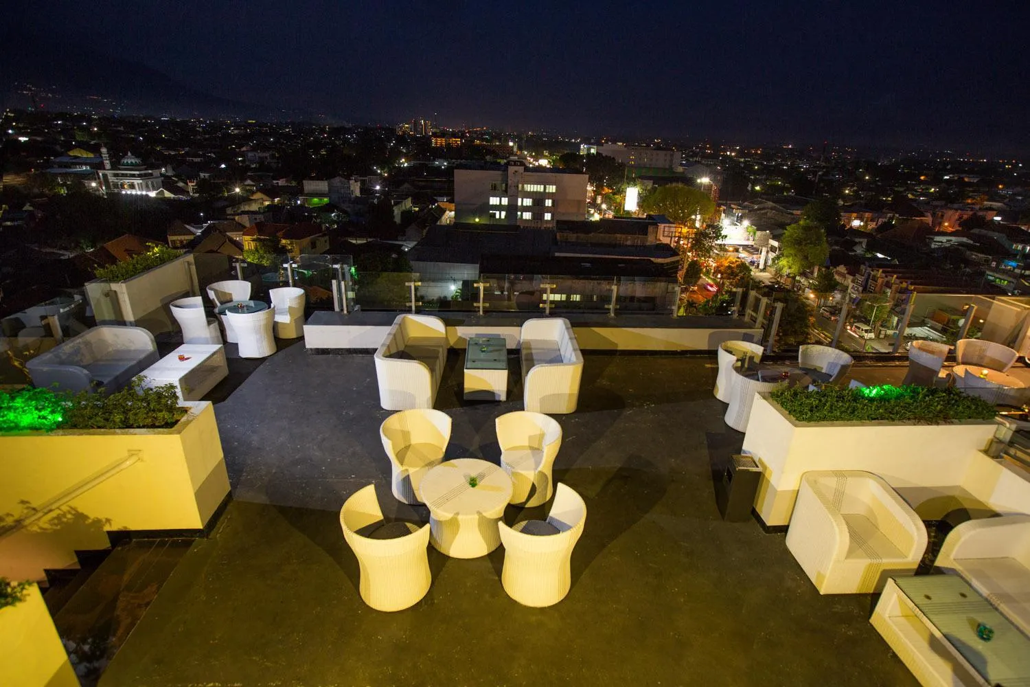 Night in Ascent Hotel & Cafe Malang