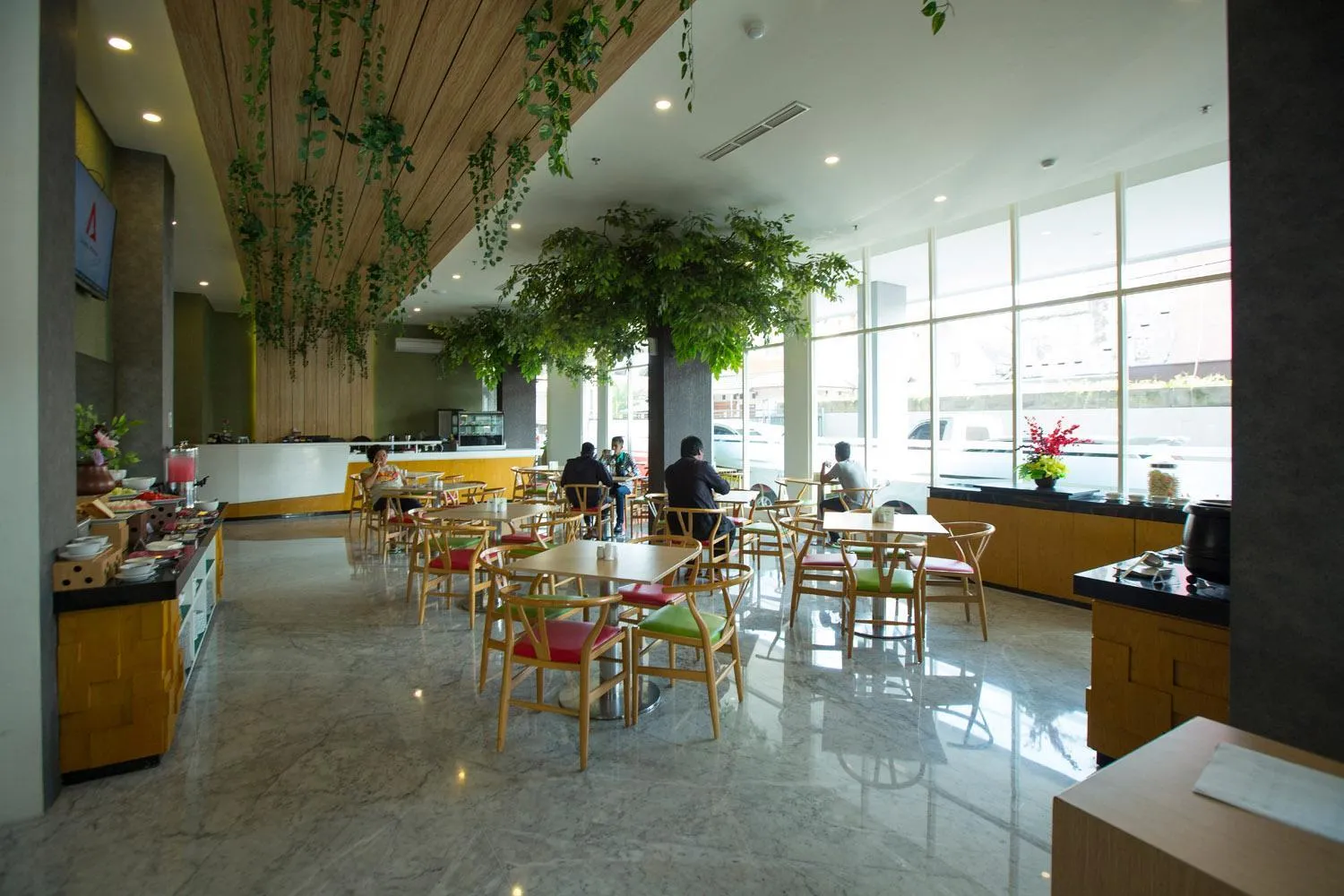 Restaurant/places to eat in Ascent Hotel & Cafe Malang