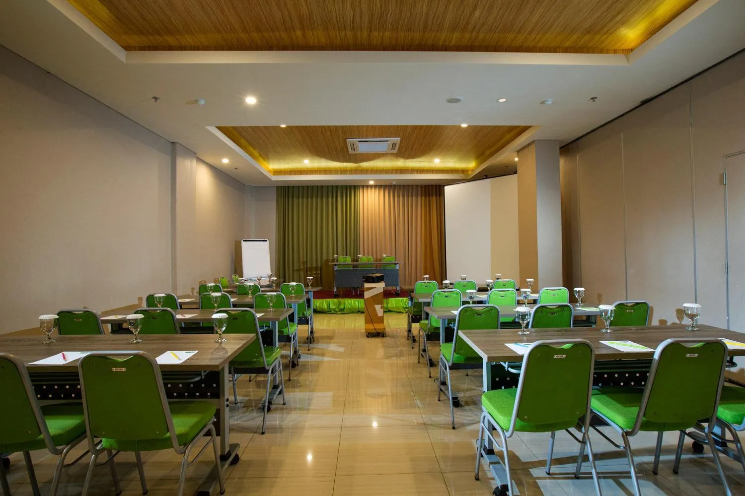 Banquet/Function facilities in Ascent Hotel & Cafe Malang