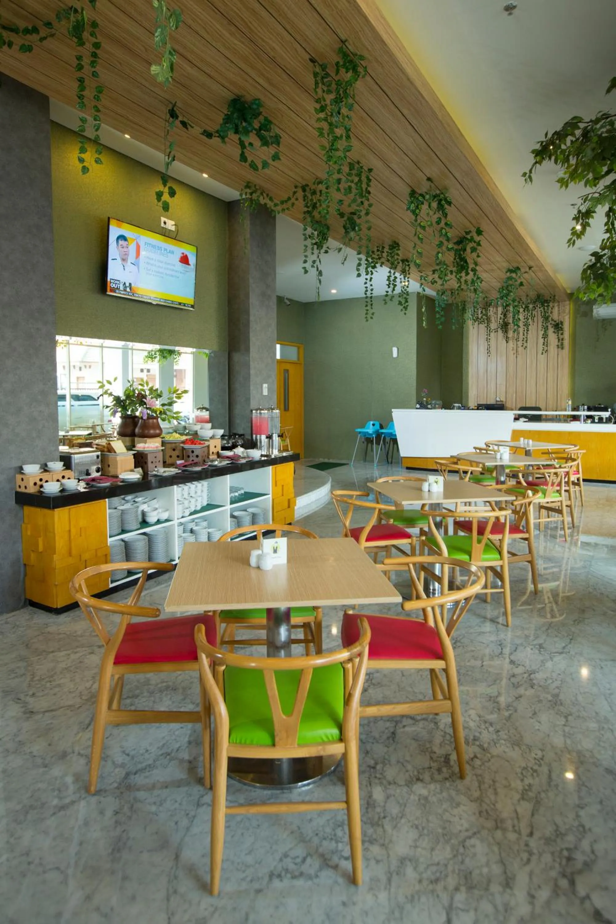 Restaurant/places to eat in Ascent Hotel & Cafe Malang