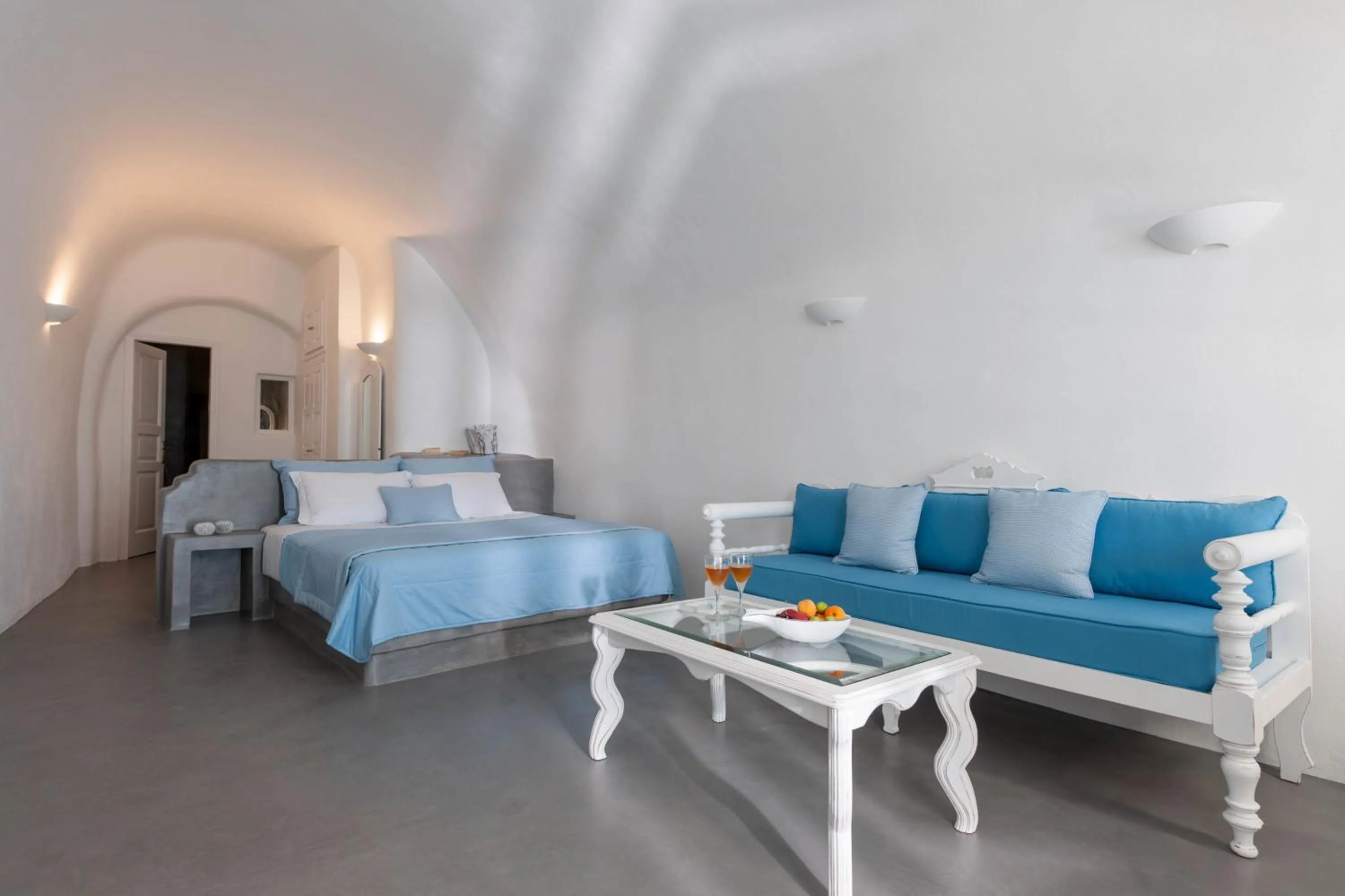 Photo of the whole room, Bed in Thirea Suites