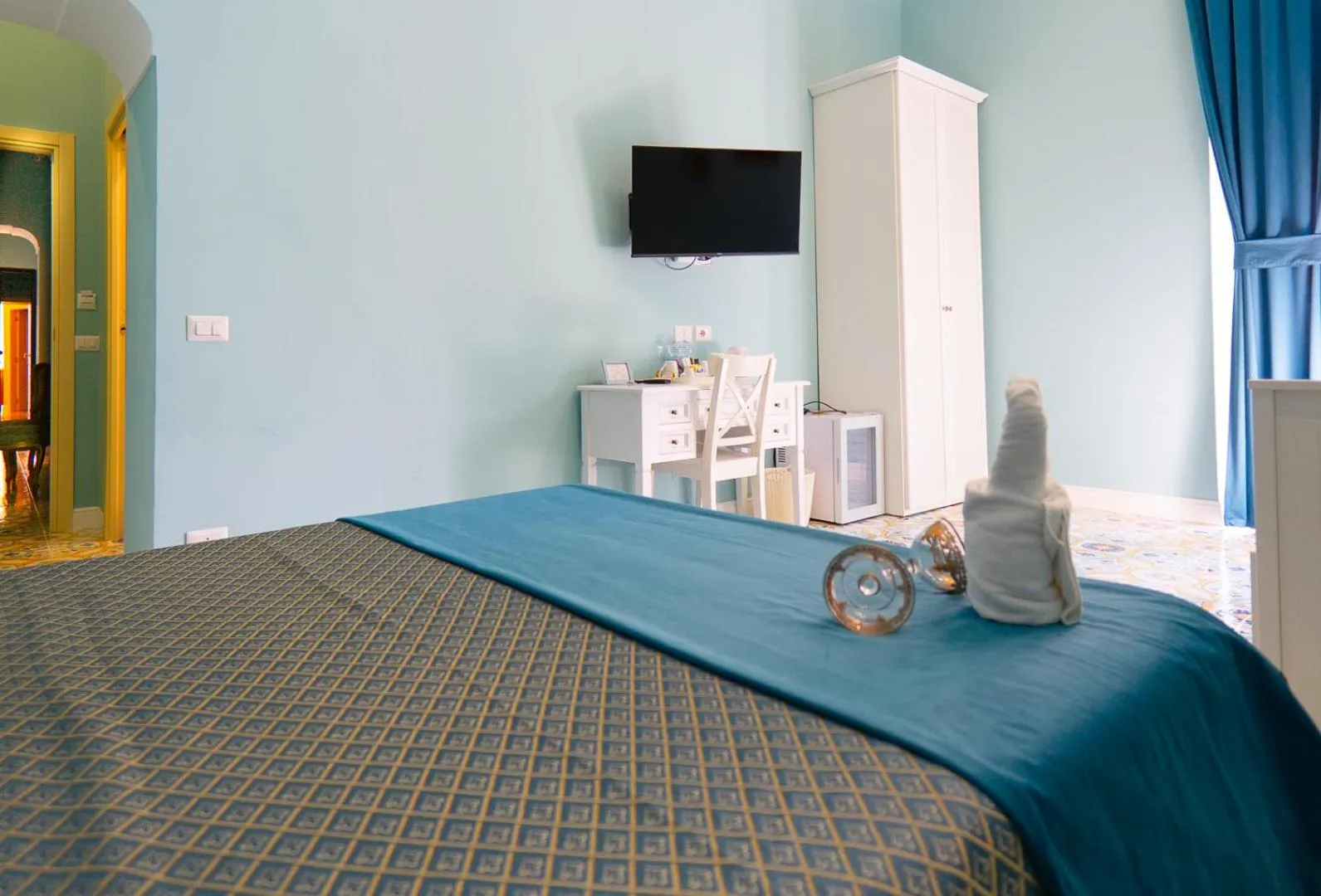 TV and multimedia, Bed in Guesthouse Adry in Naples