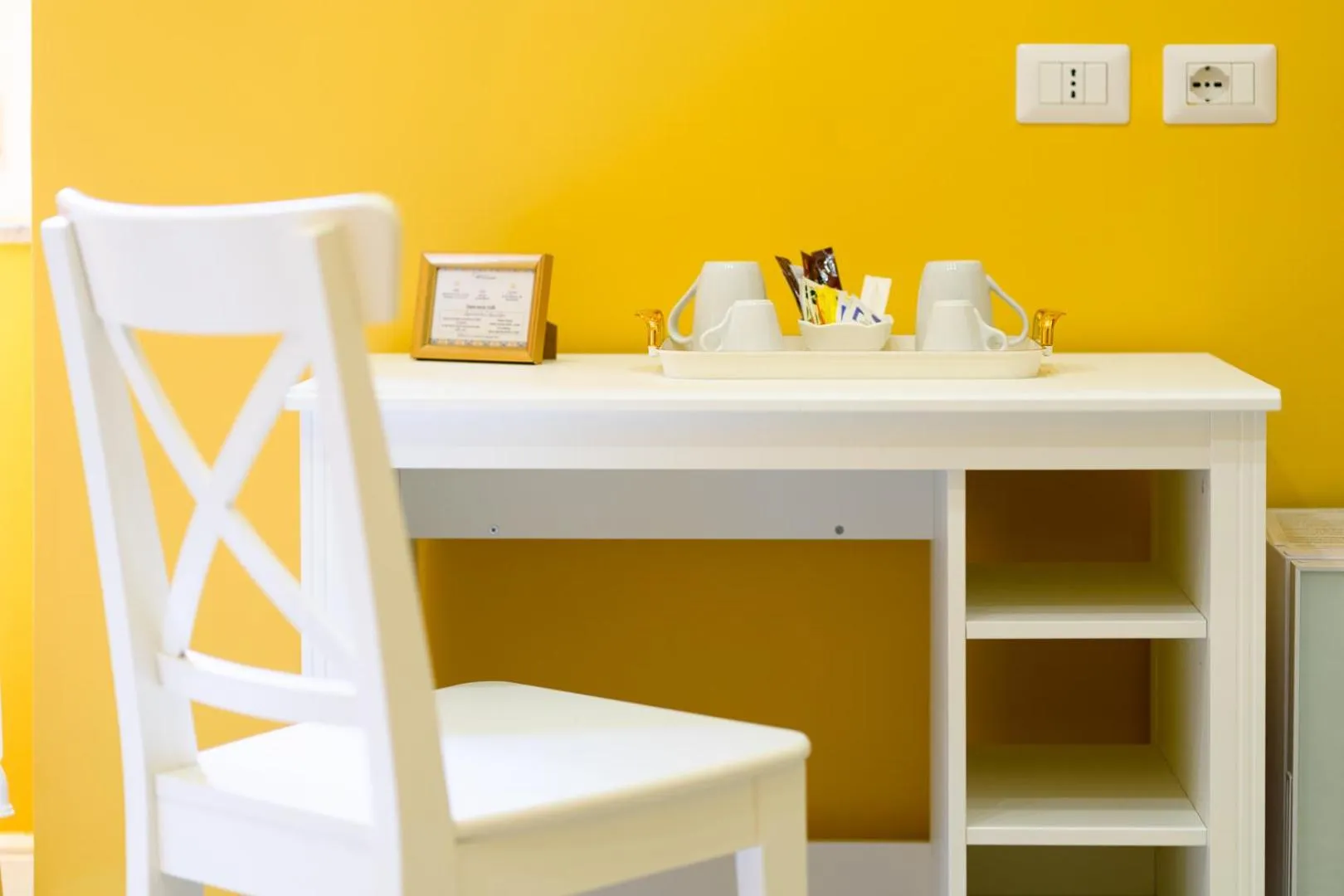 furniture in Guesthouse Adry in Naples