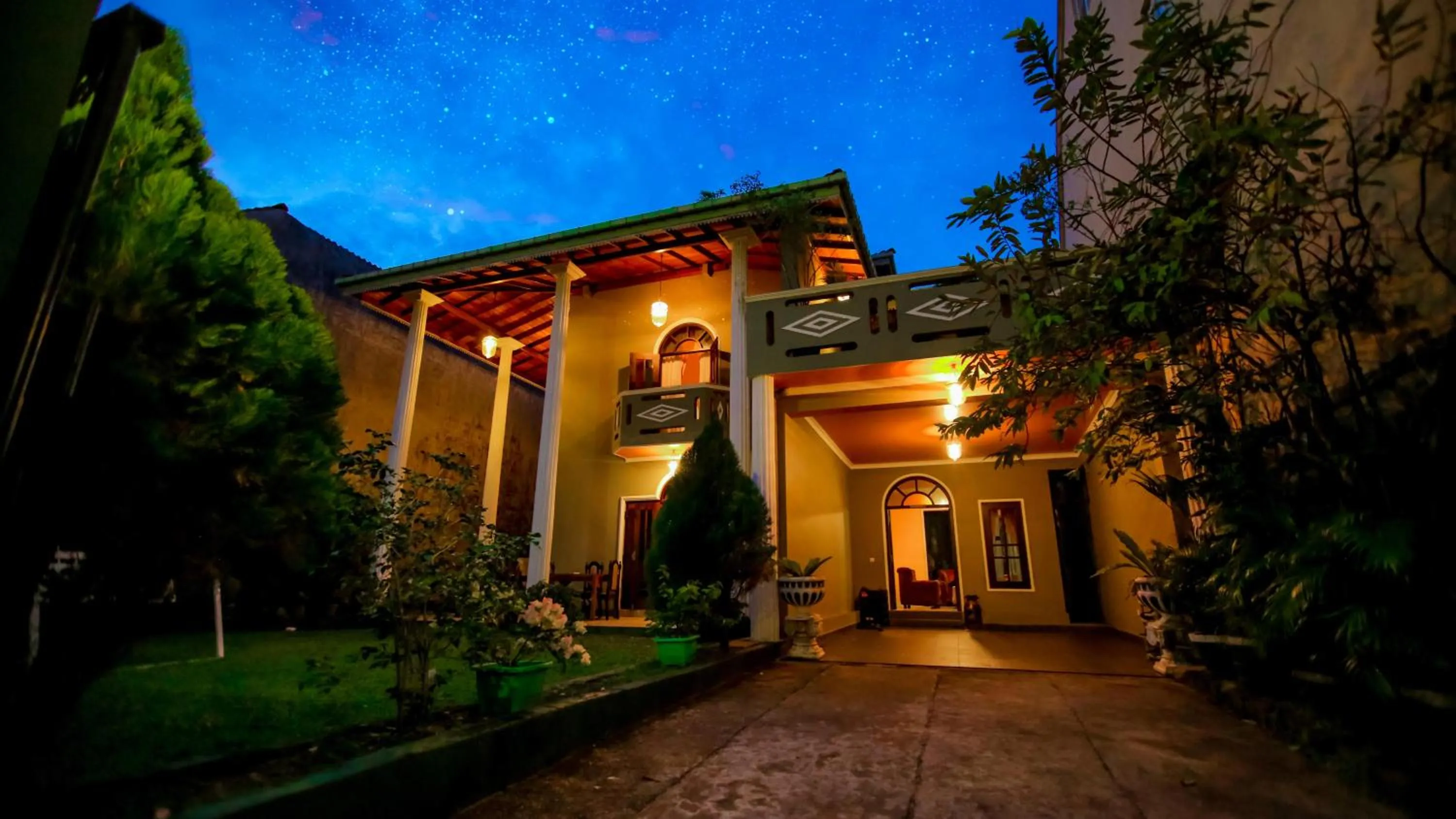 Street view in The Frangipani motel