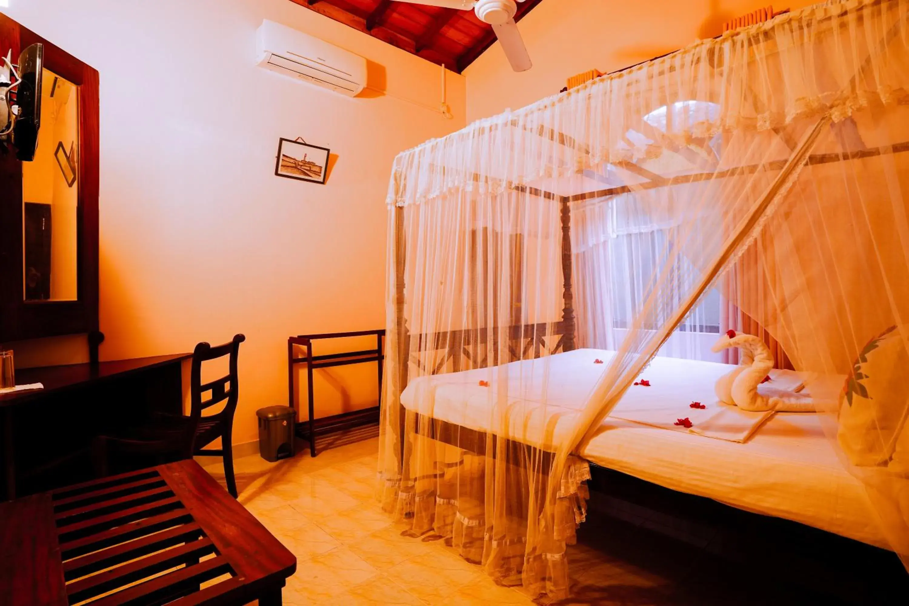 Deluxe Double Room with Balcony in The Frangipani motel Deluxe Double Room with Balcony in The Frangipani motel