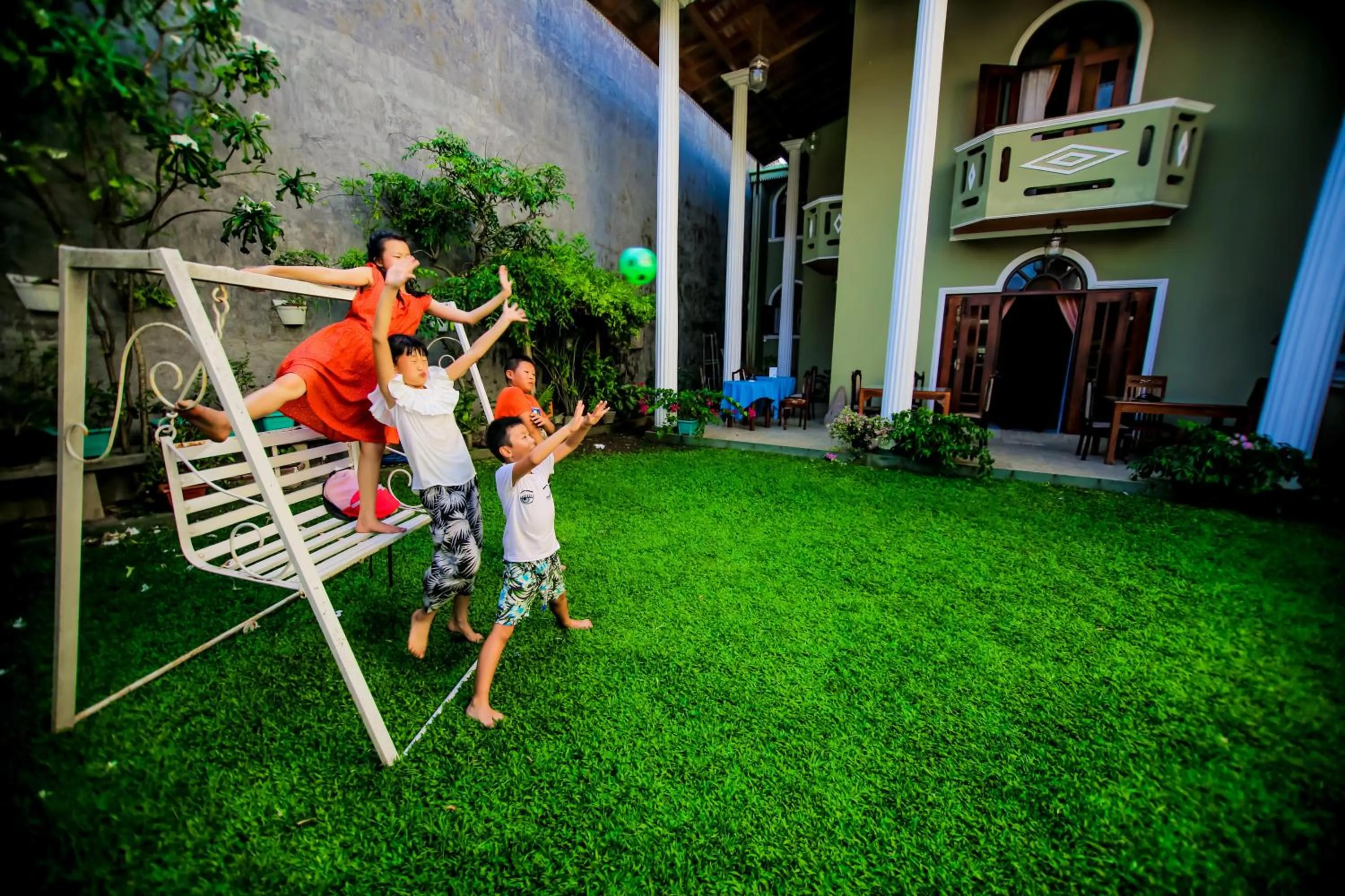Garden in The Frangipani motel