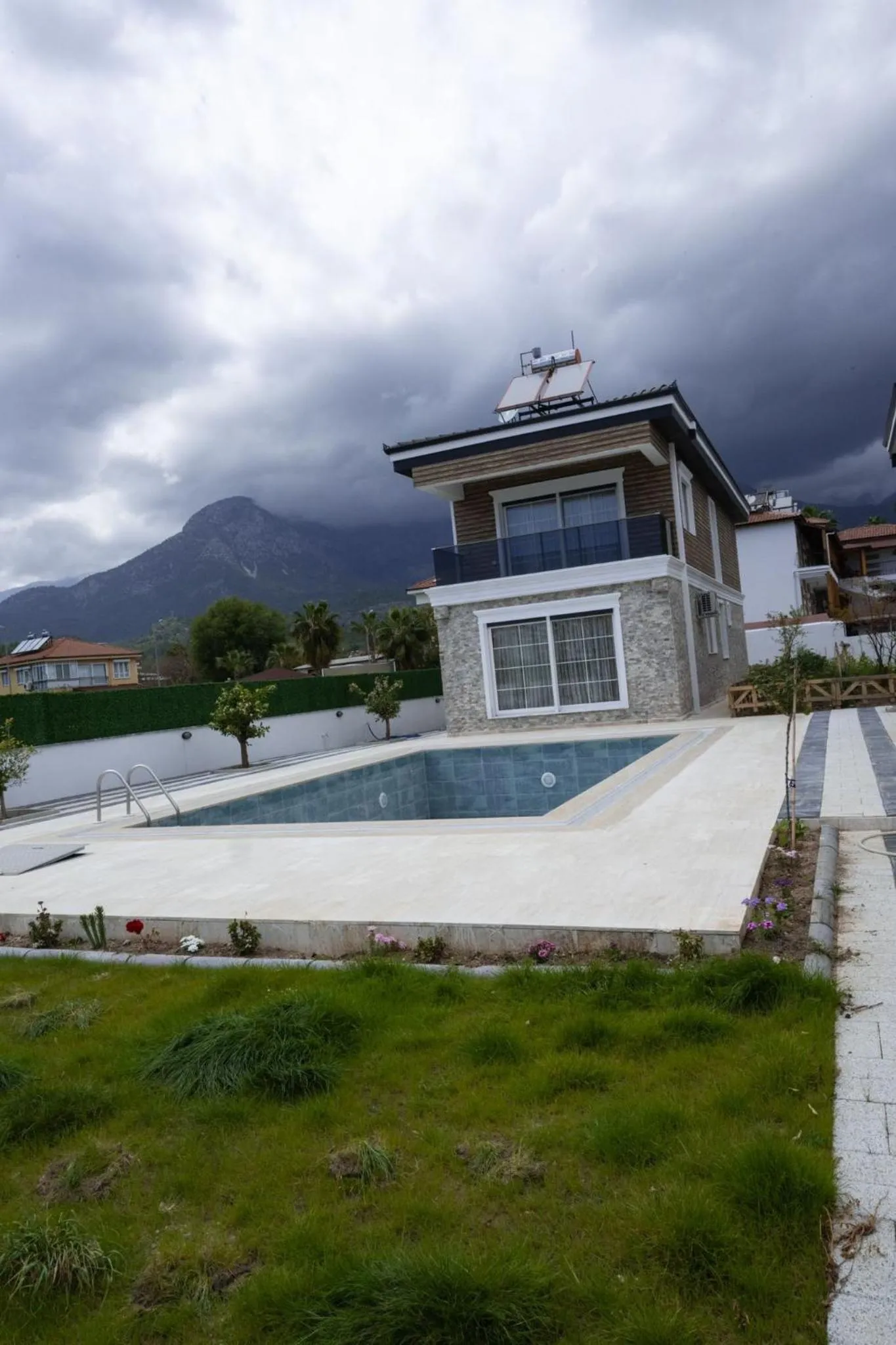 Amore Hotel Teki̇rova