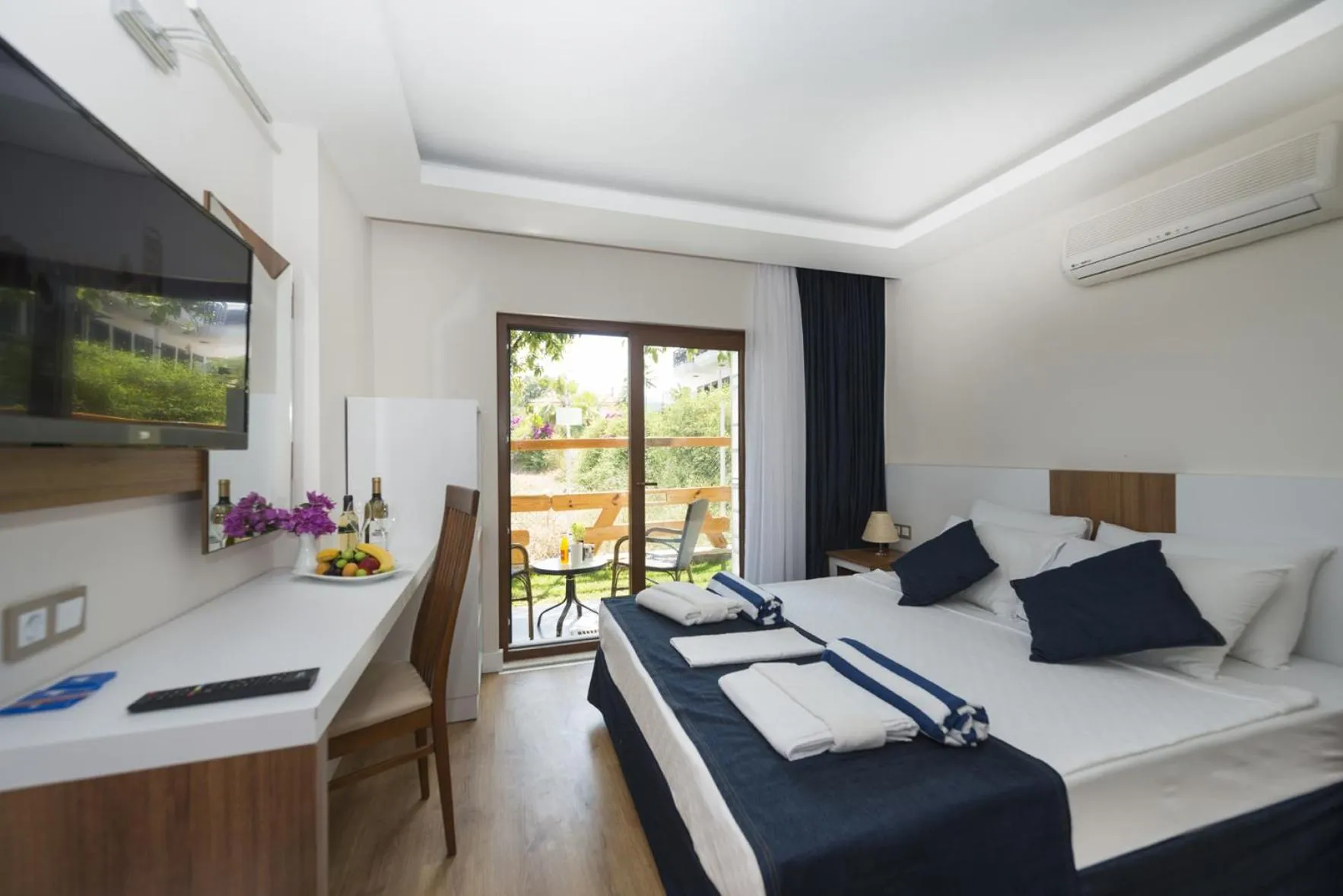 Bed in Amore Hotel Teki̇rova