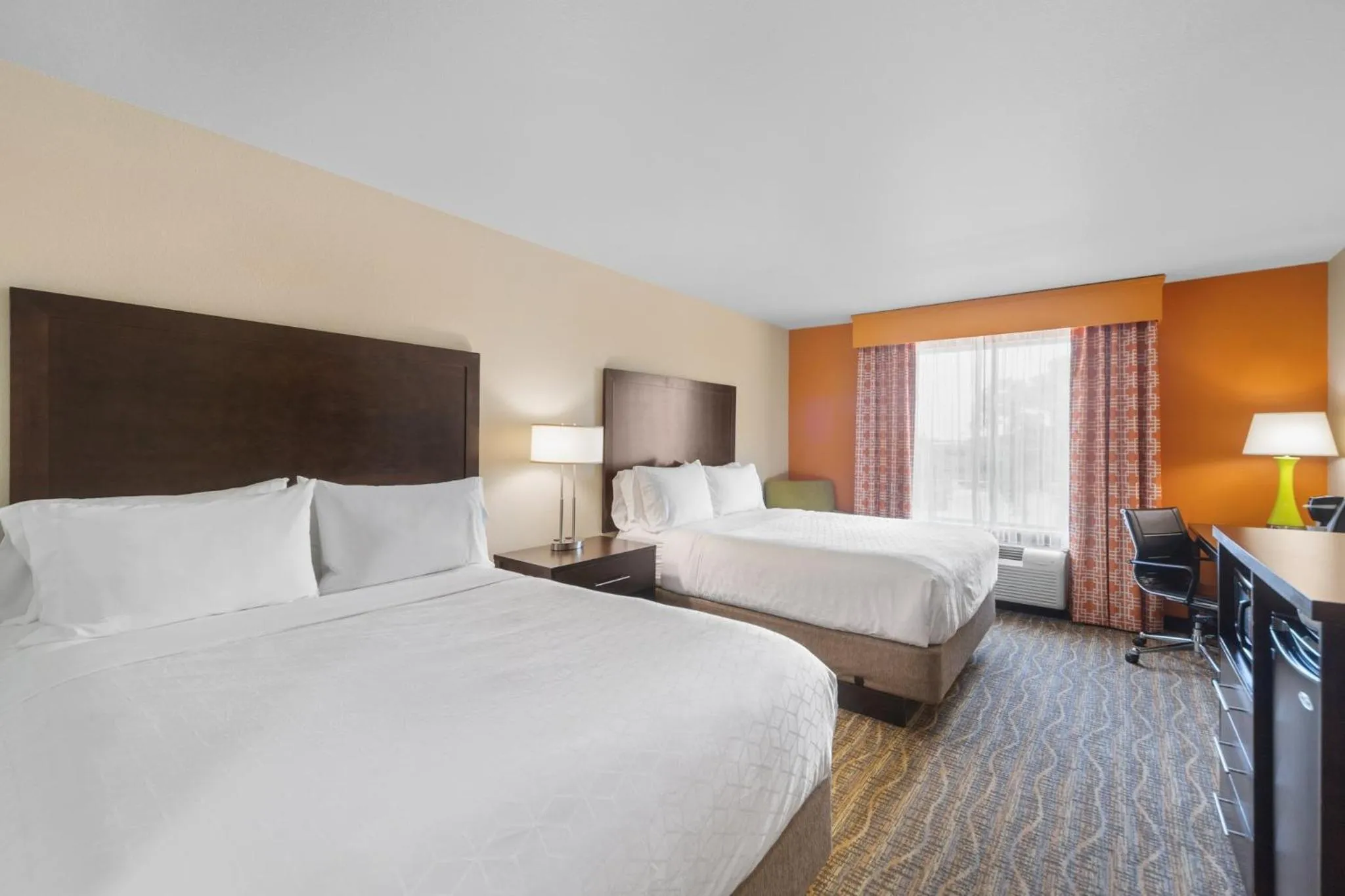 Photo of the whole room, Bed in Holiday Inn Express Tomball by IHG