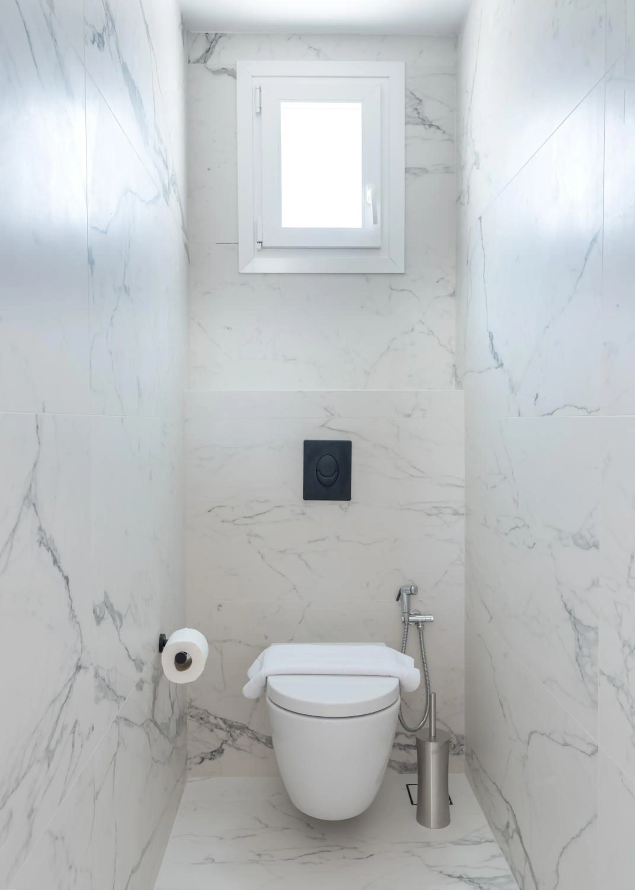 Toilet in Cape Mykonos