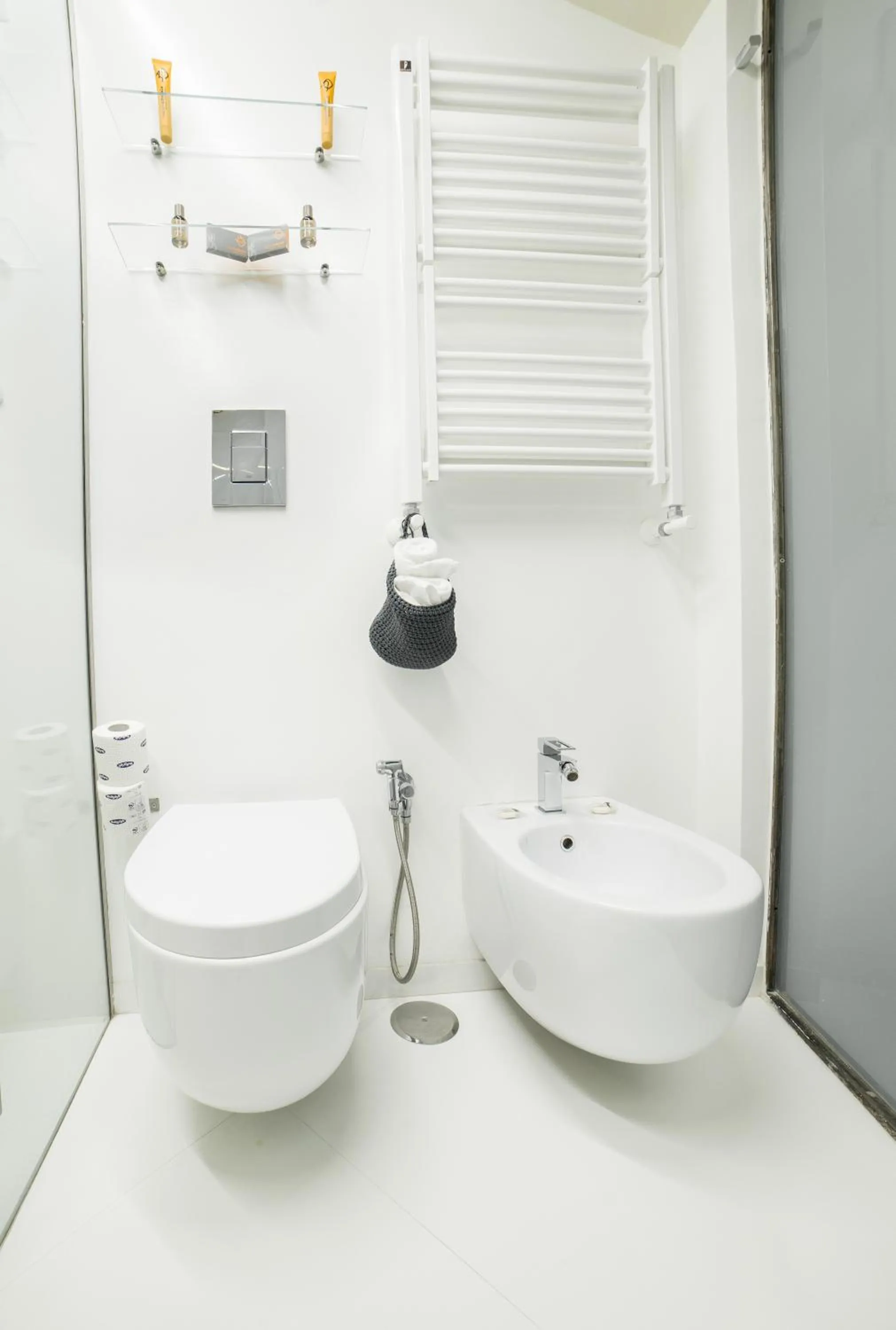 Toilet in Chiaia 197 Deluxe Residence