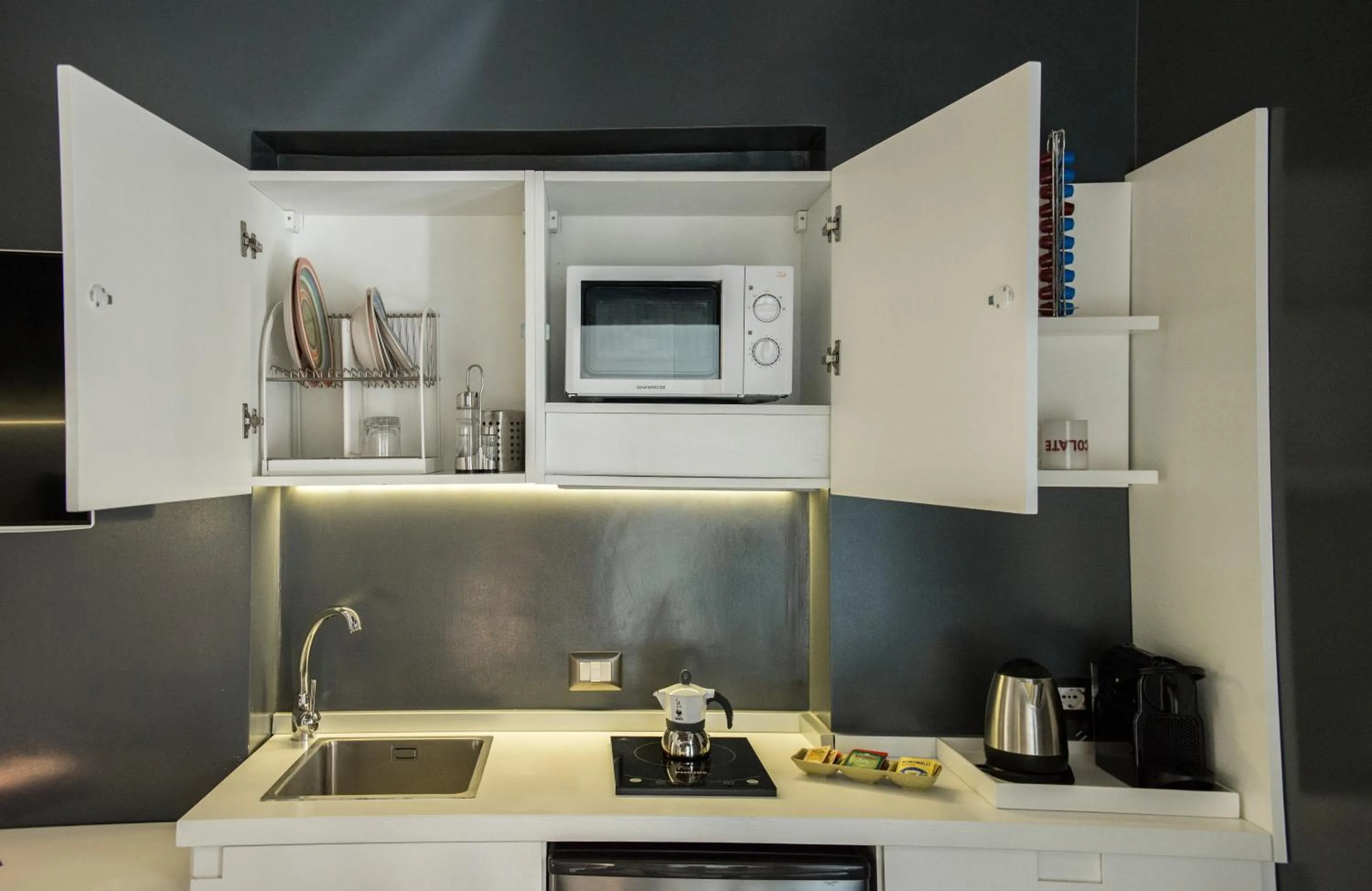 Coffee/tea facilities in Chiaia 197 Deluxe Residence