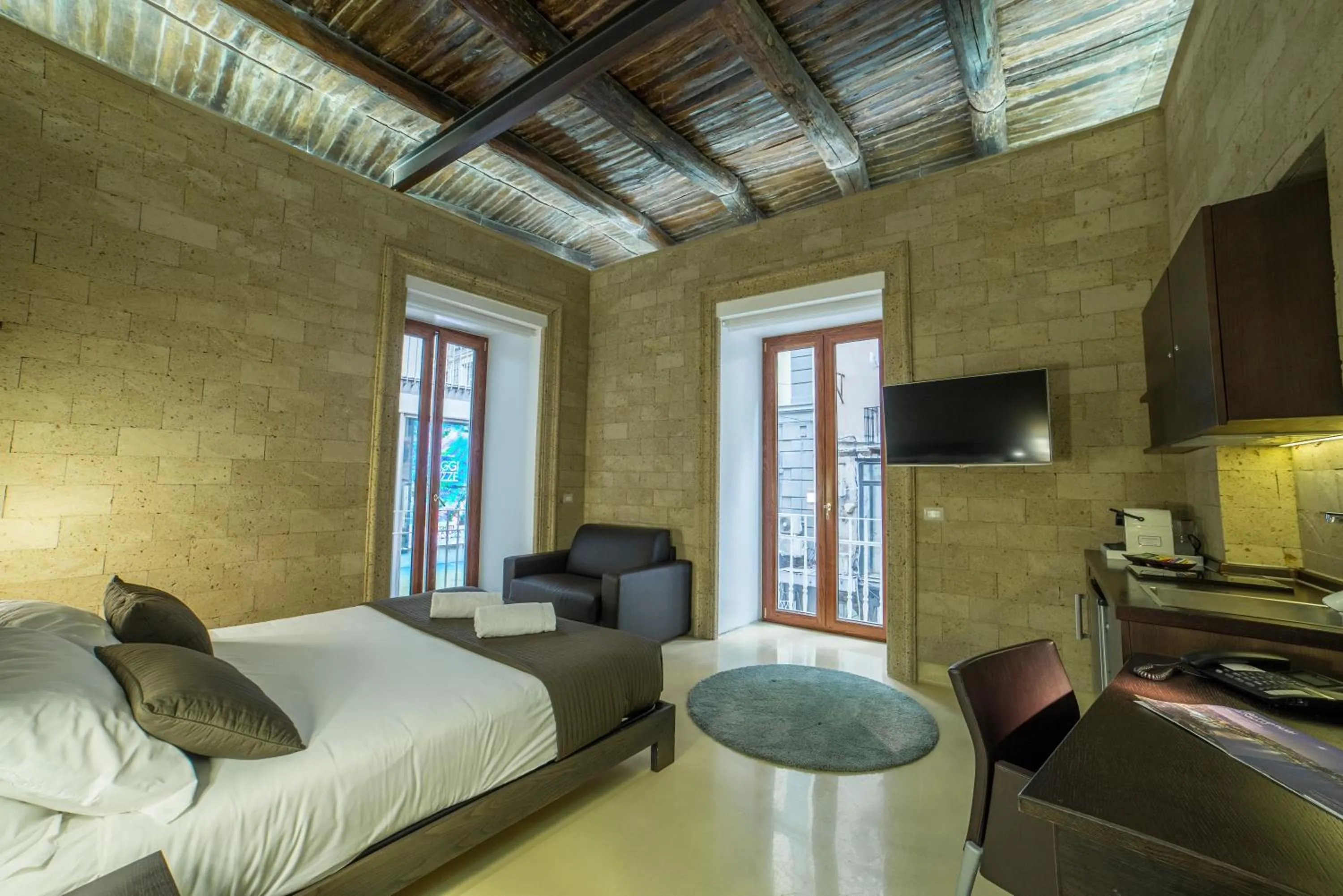 TV and multimedia, Bed in Chiaia 197 Deluxe Residence