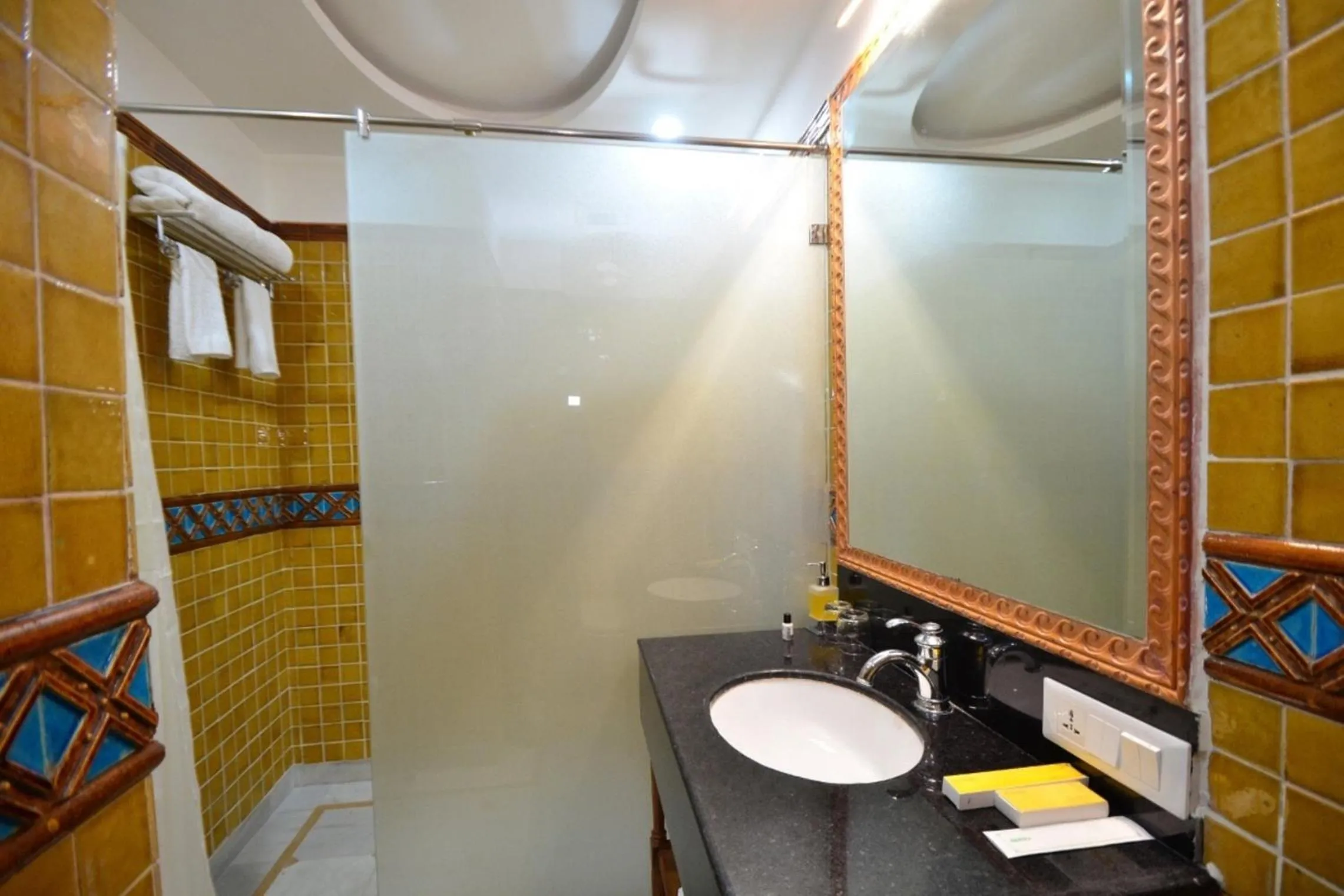 Bathroom in Kapish Smart - Hotel Jaipur City Centre