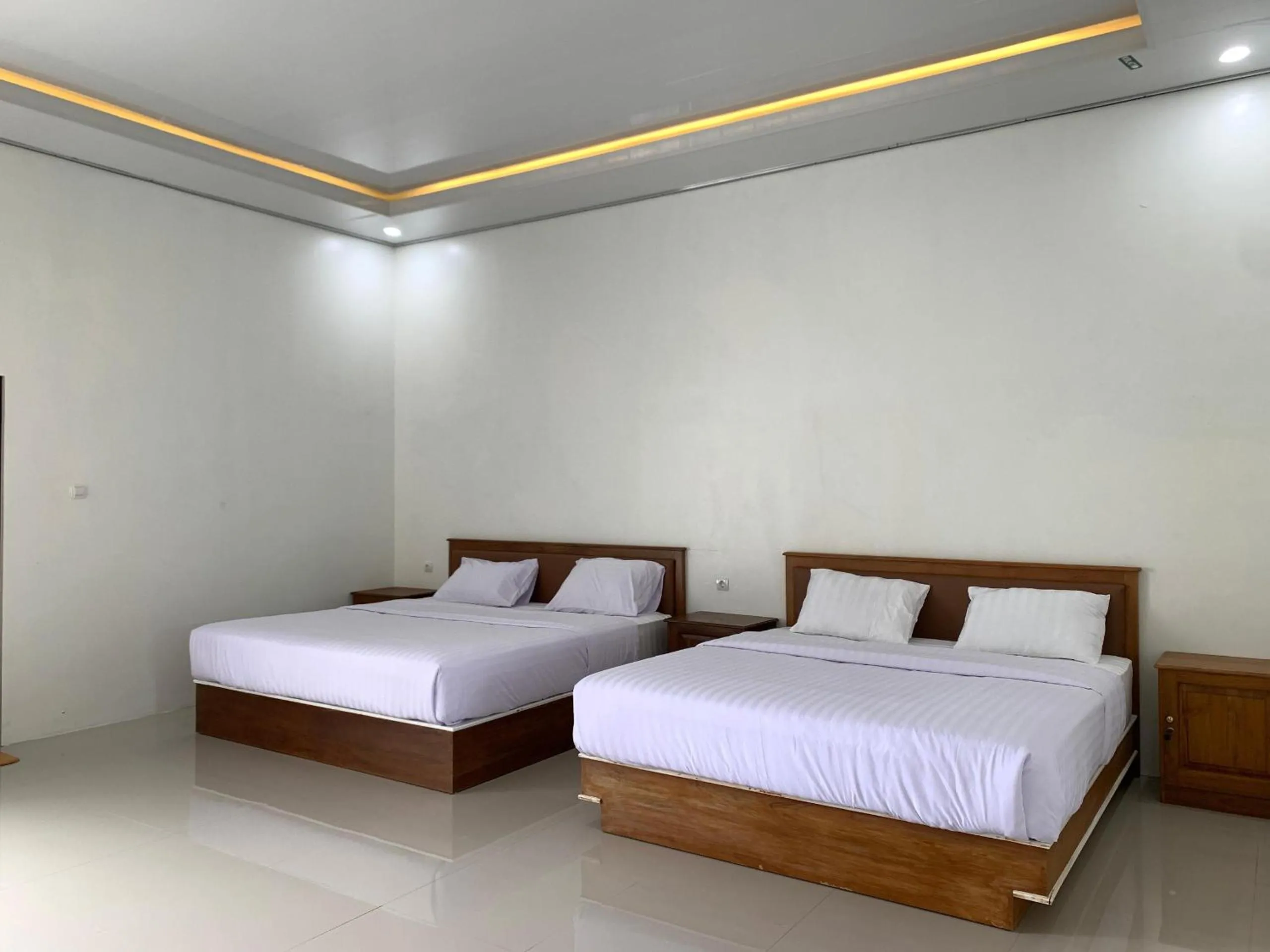 Bed in Grand Wijaya Hotel dan Villa Sarangan