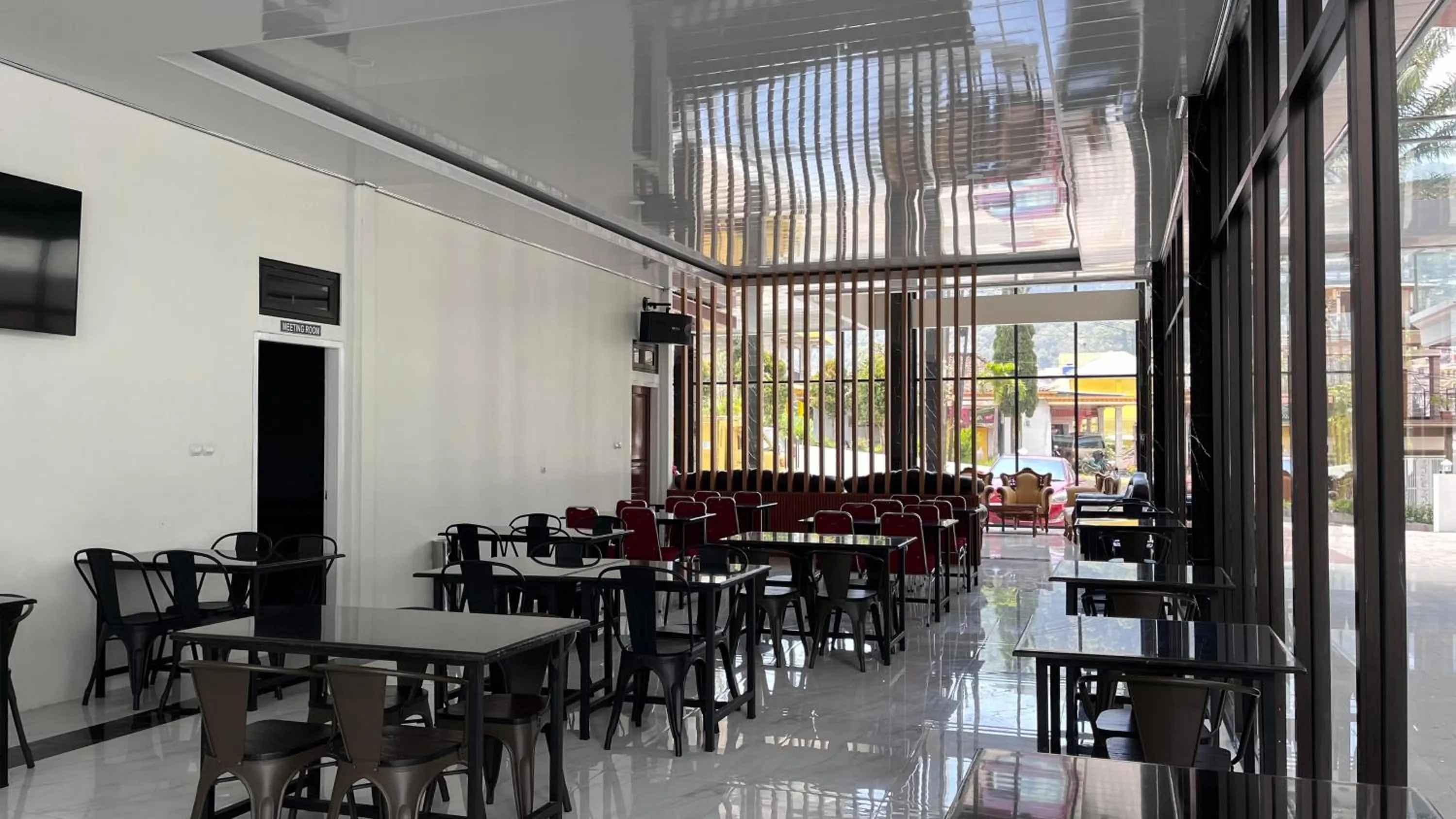 Grand Wijaya Hotel dan Villa Sarangan