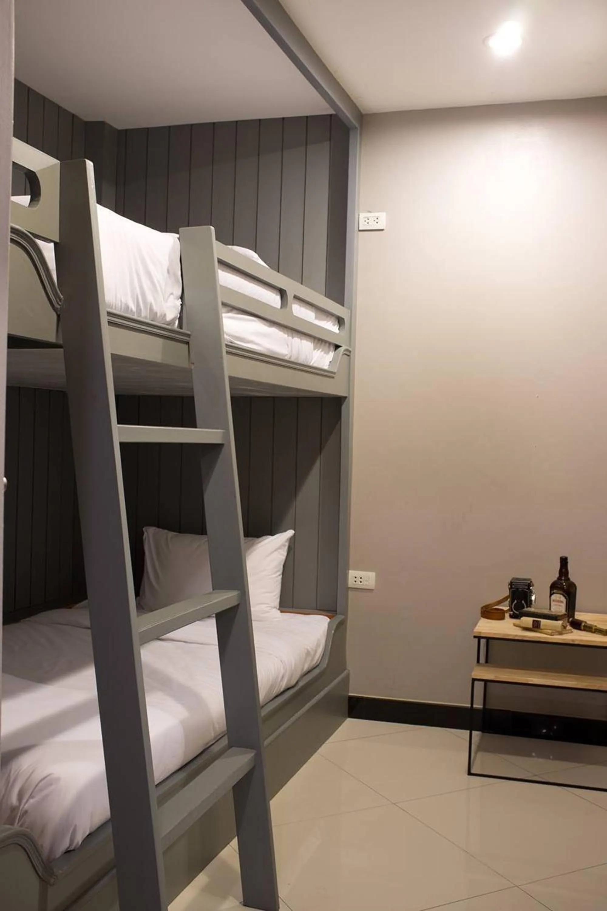 Bed in The Secret Service