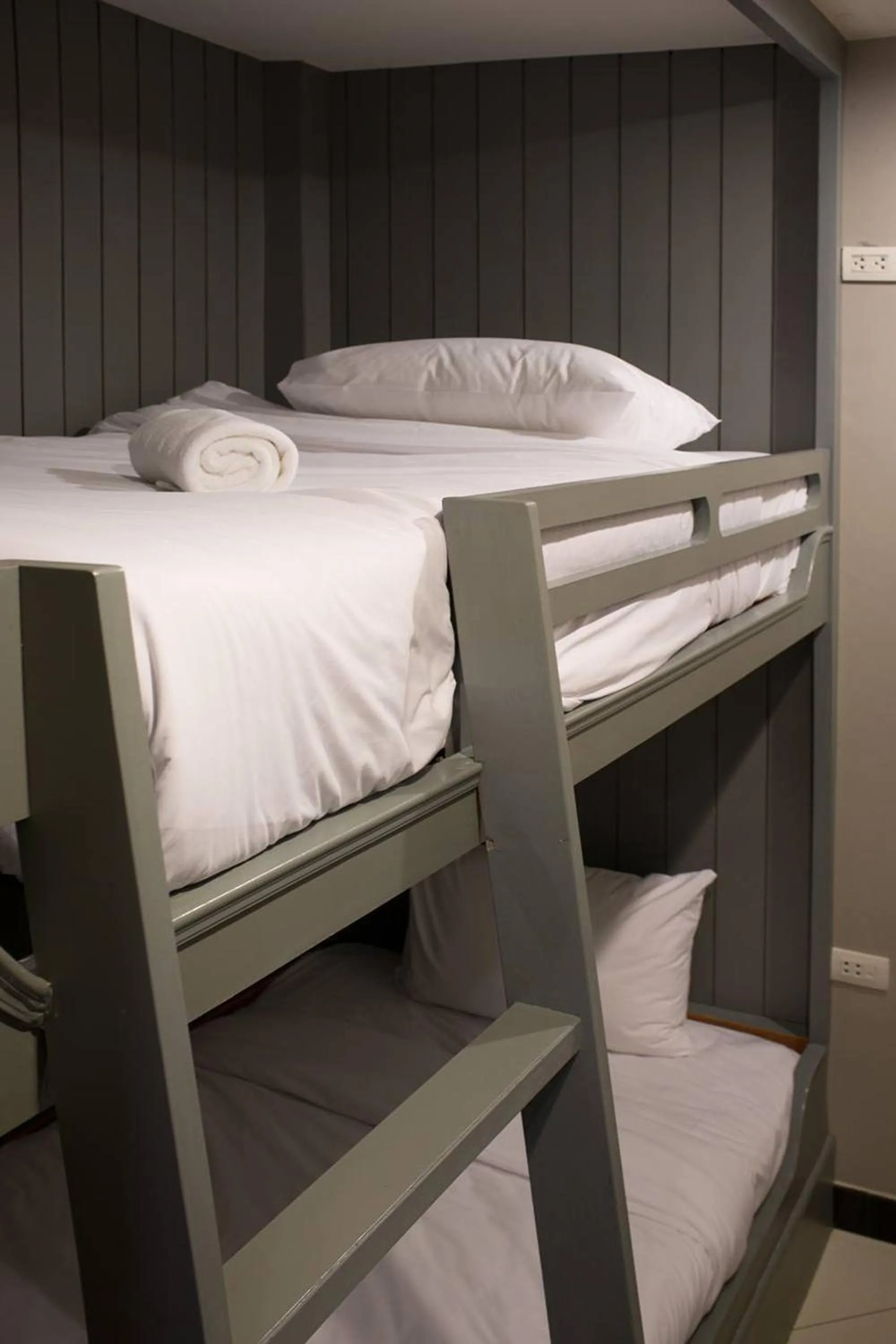 Bed in The Secret Service