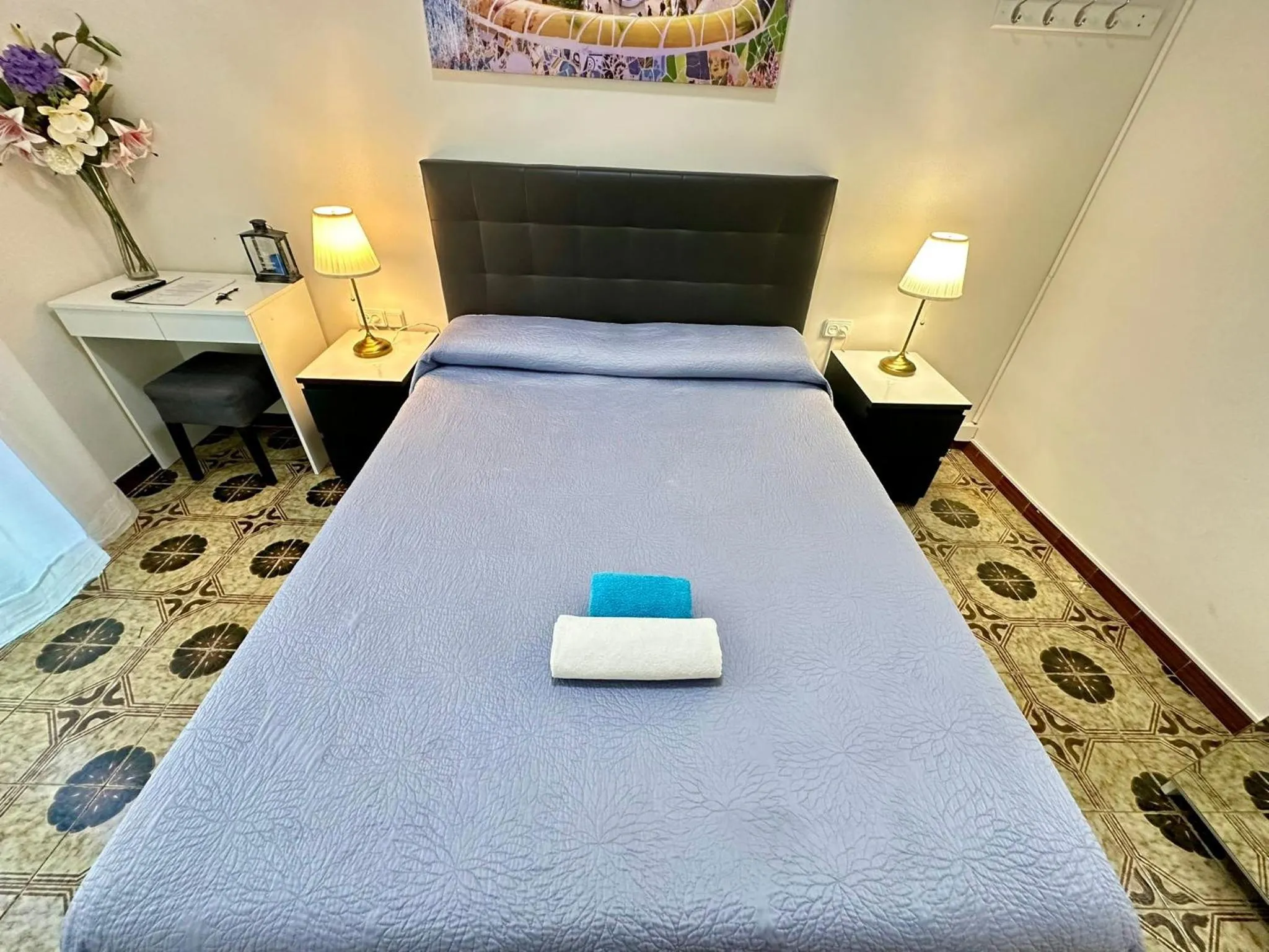 Bed in Rooms Diputacion