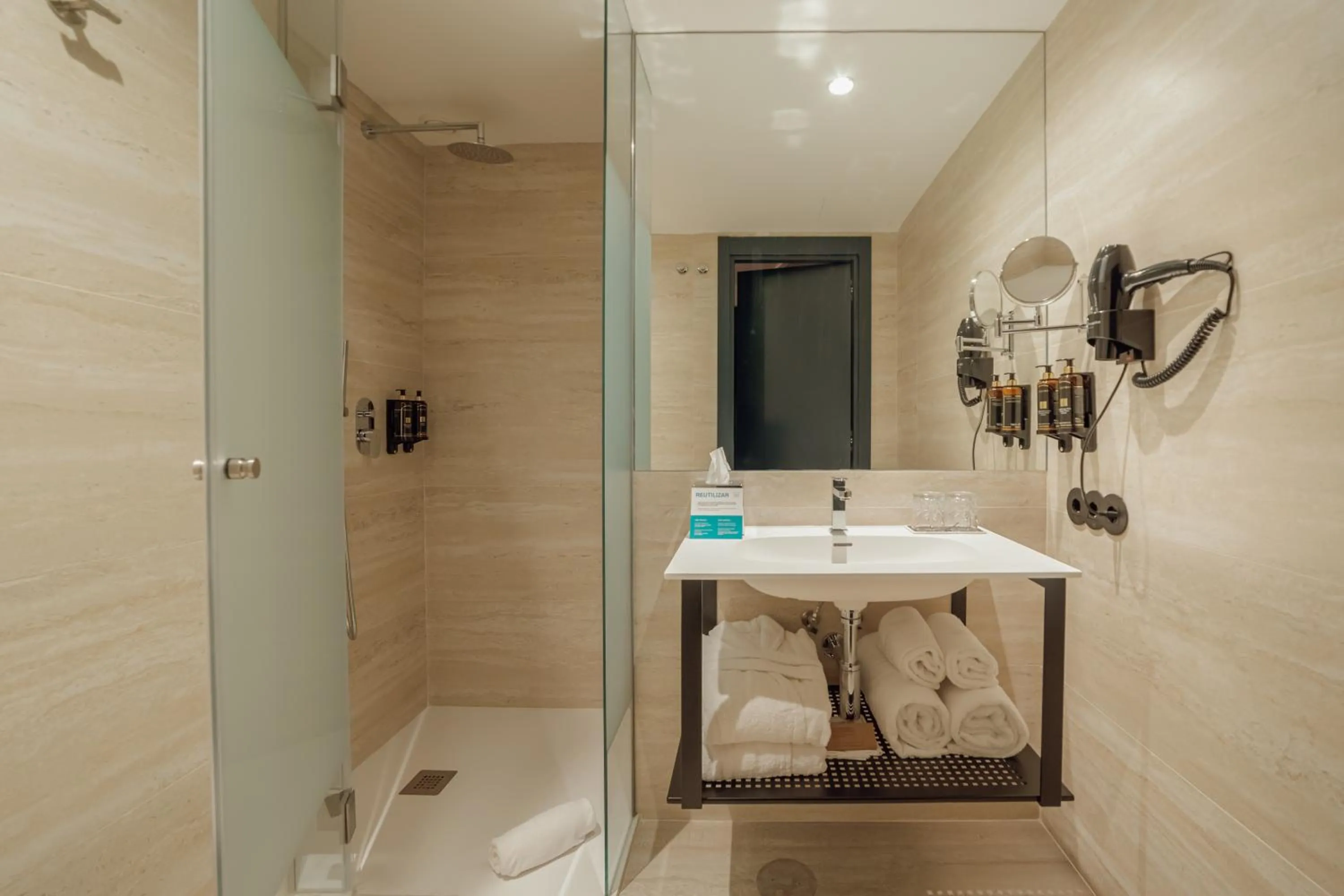 Shower in ABC Hotel Porto - Campanhã