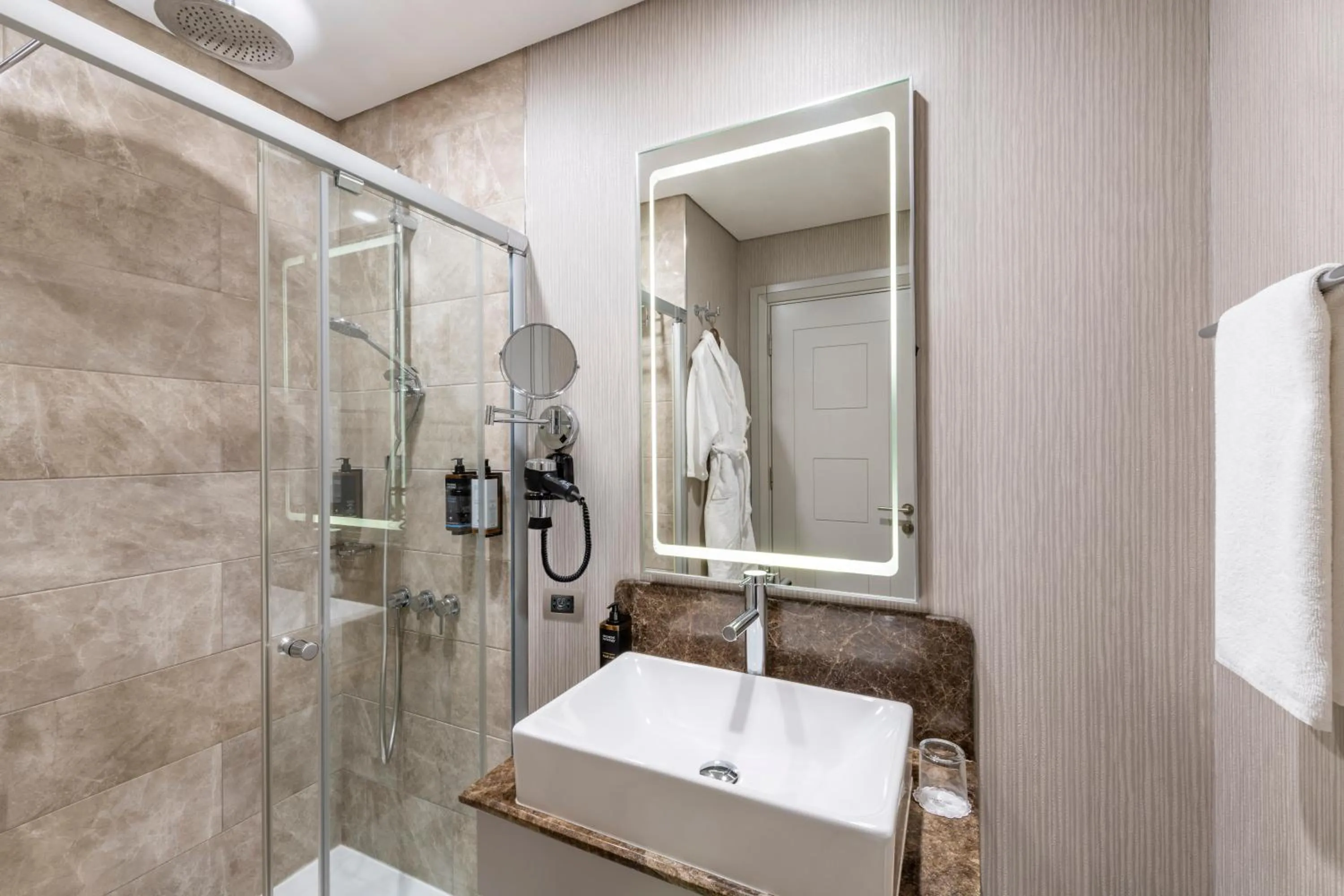 Shower in Mercure Tbilisi Old Town