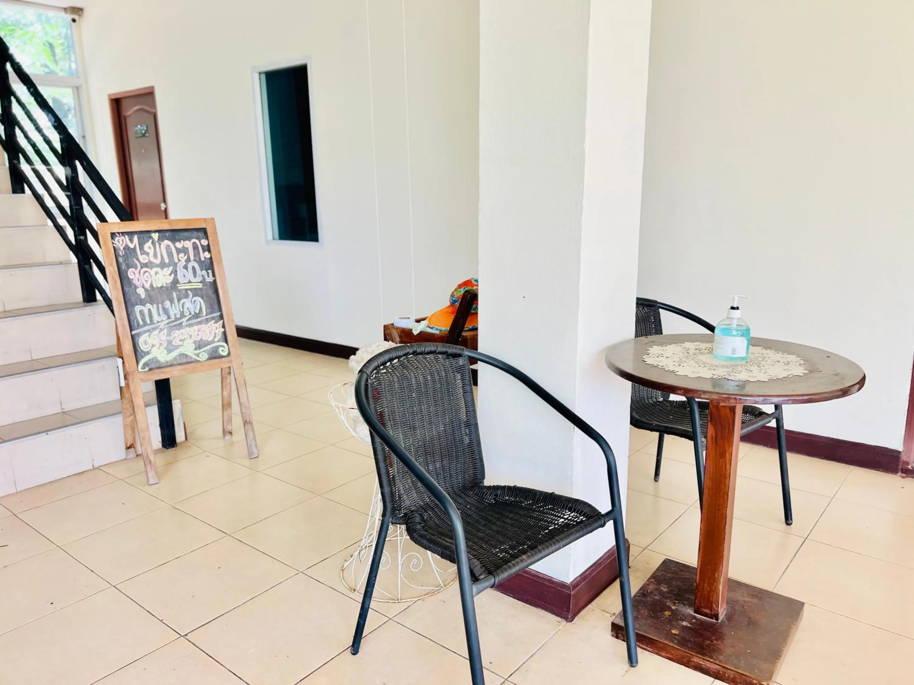 Seating area in Rungreang Hotel