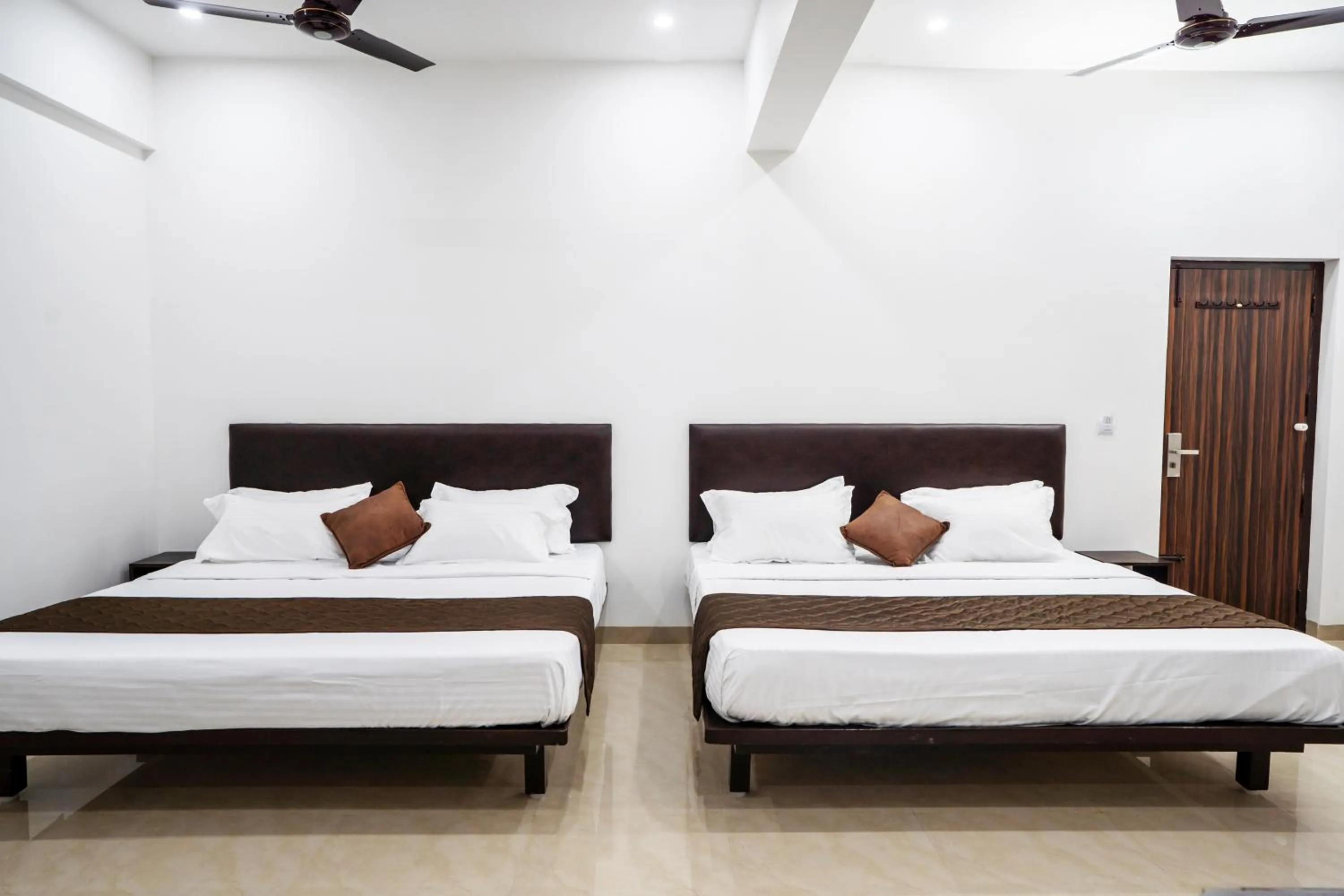 Bed in Cross Roads Inn