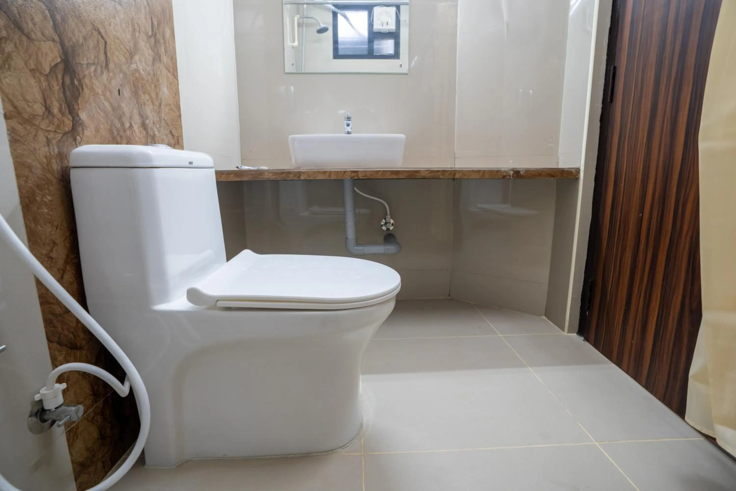 Bathroom in Cross Roads Inn