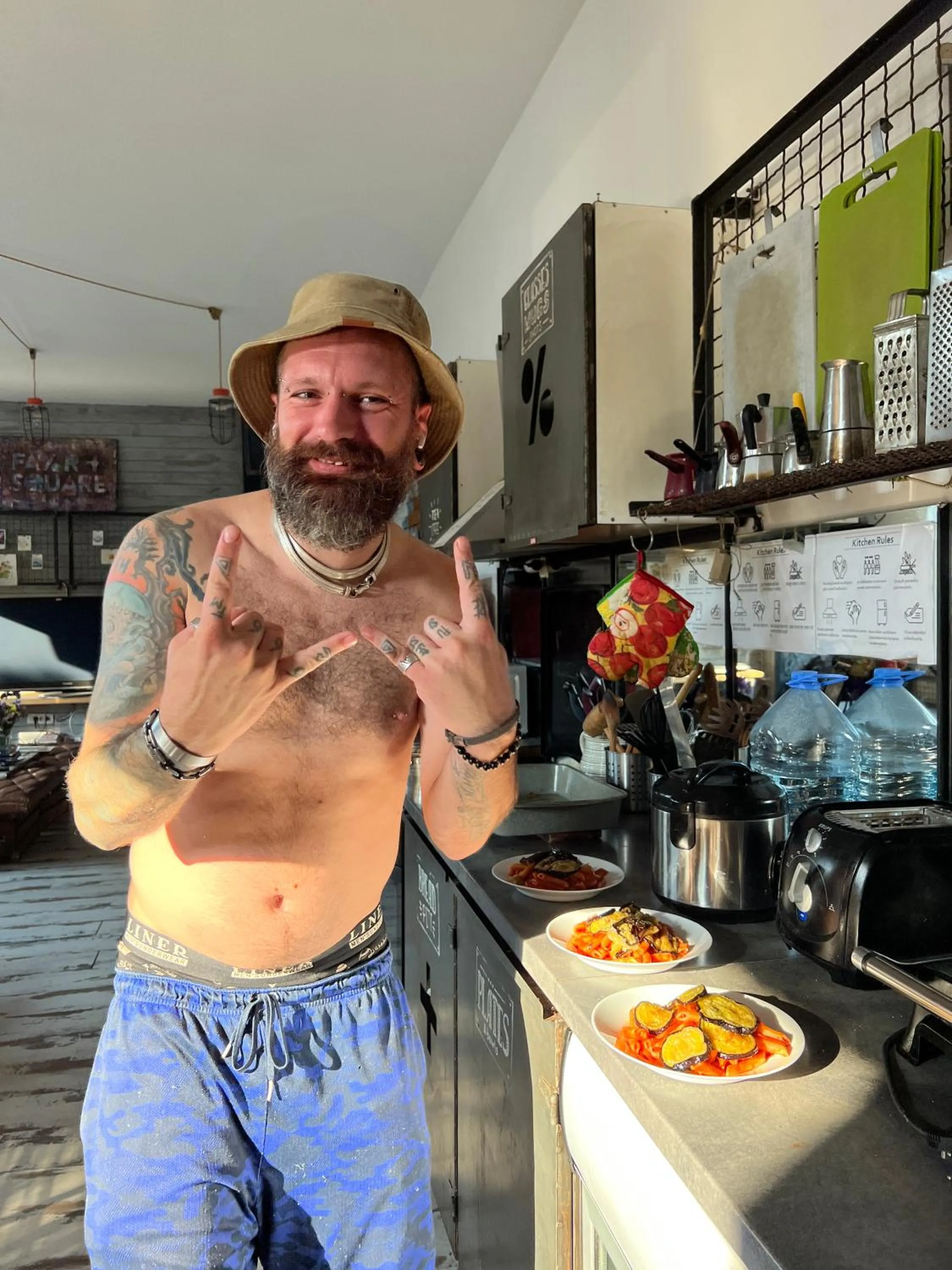 Communal kitchen in Hostel Fair and Square