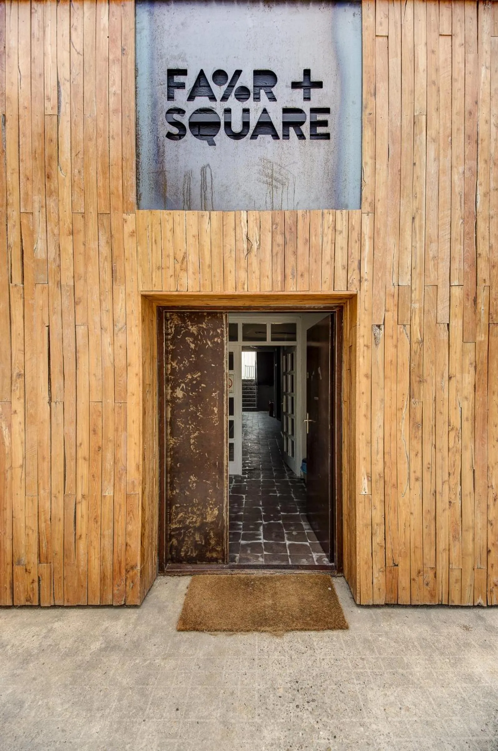Facade/entrance in Hostel Fair and Square