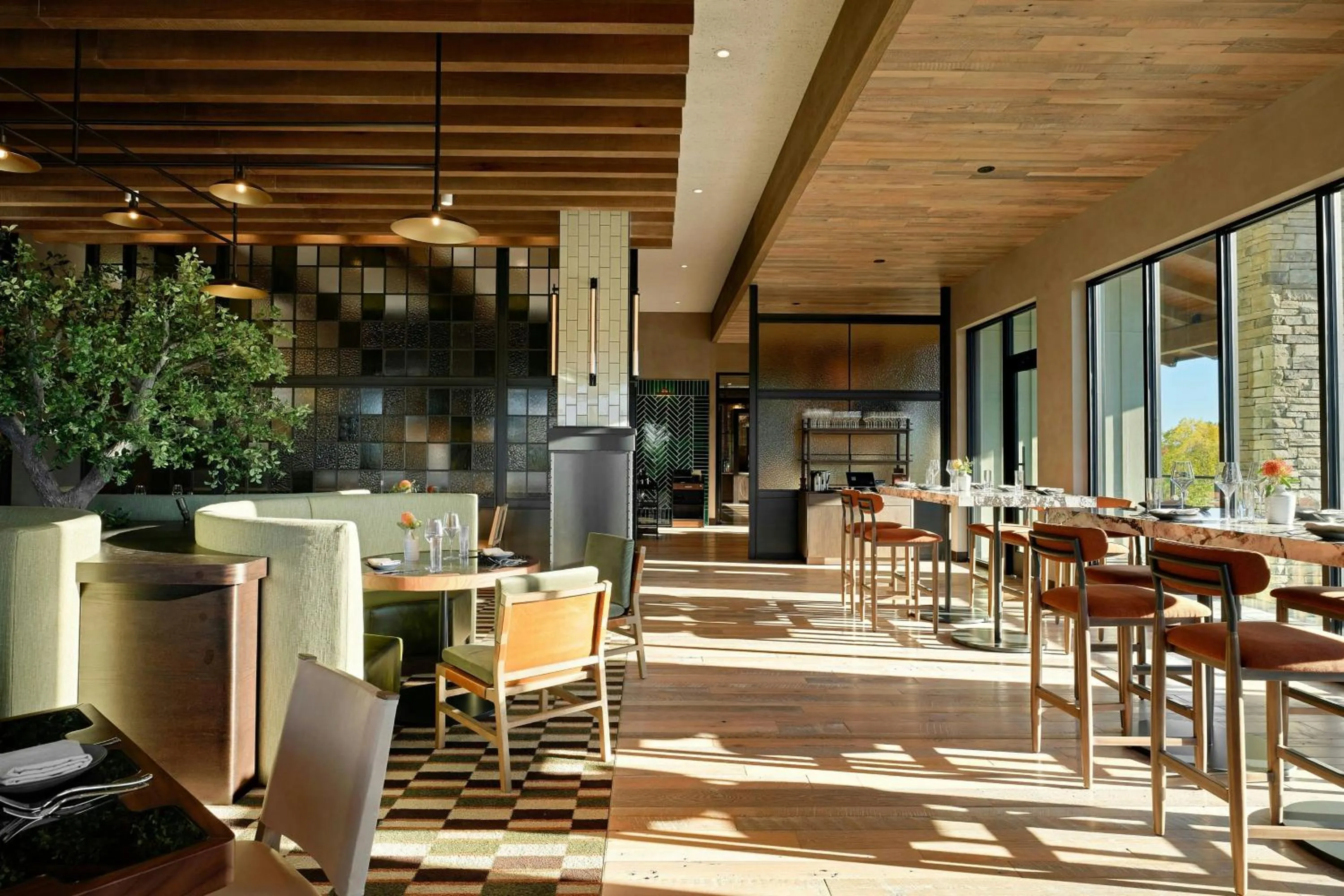 Restaurant/places to eat in The SOMM Hotel & Spa, Autograph Collection