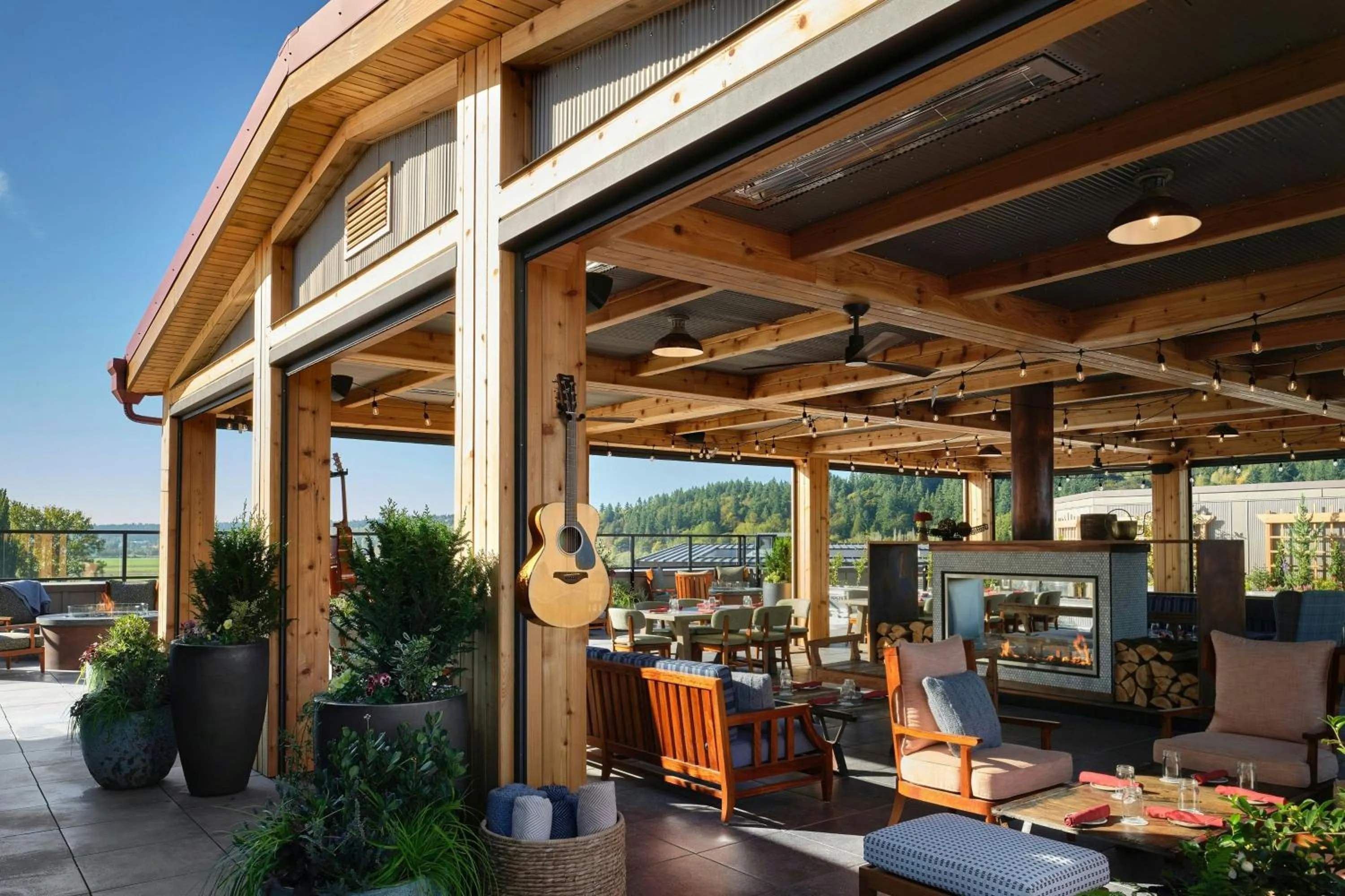 Lounge or bar in The SOMM Hotel & Spa, Autograph Collection