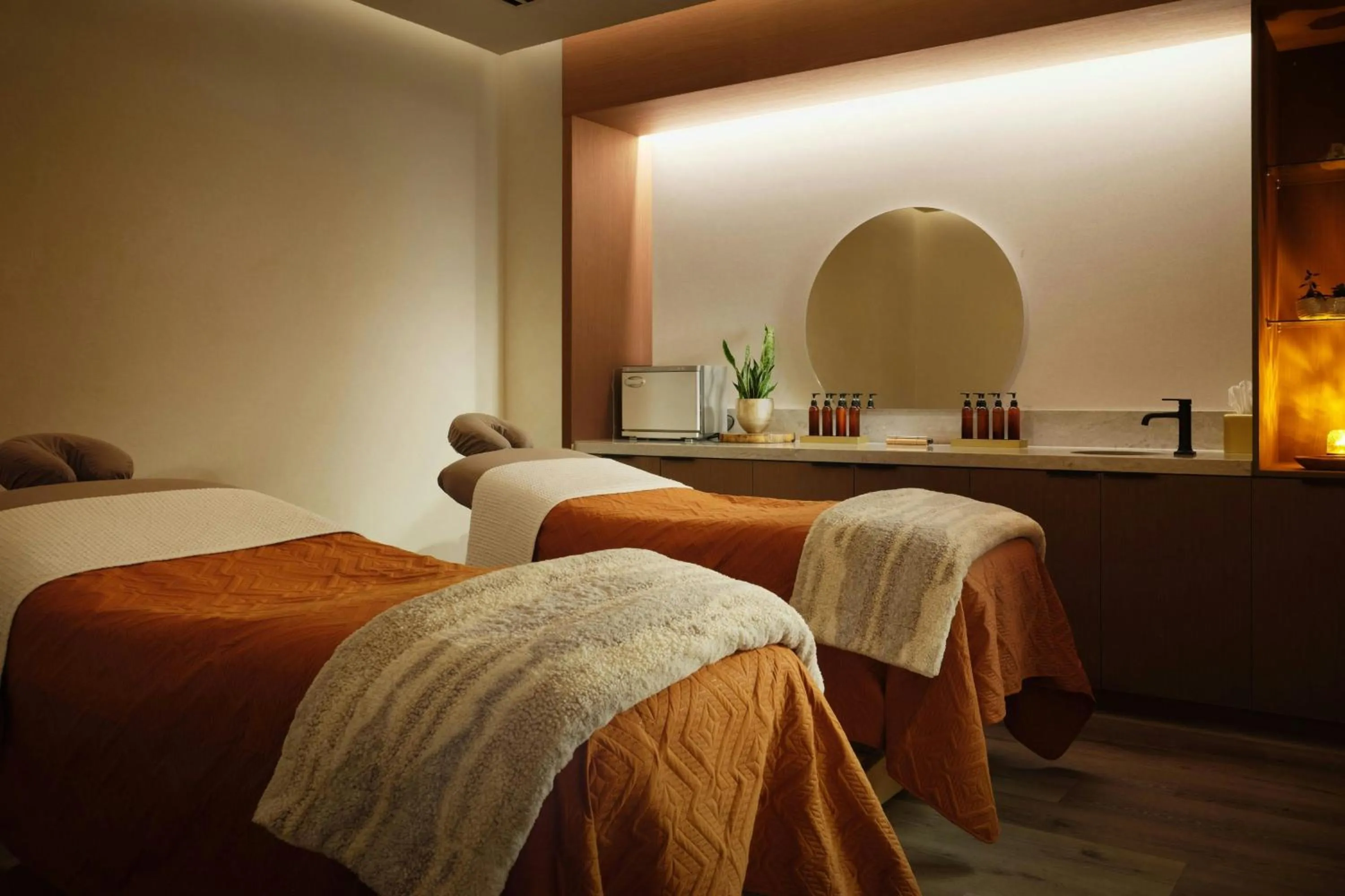 Spa and wellness centre/facilities, Bed in The SOMM Hotel & Spa, Autograph Collection