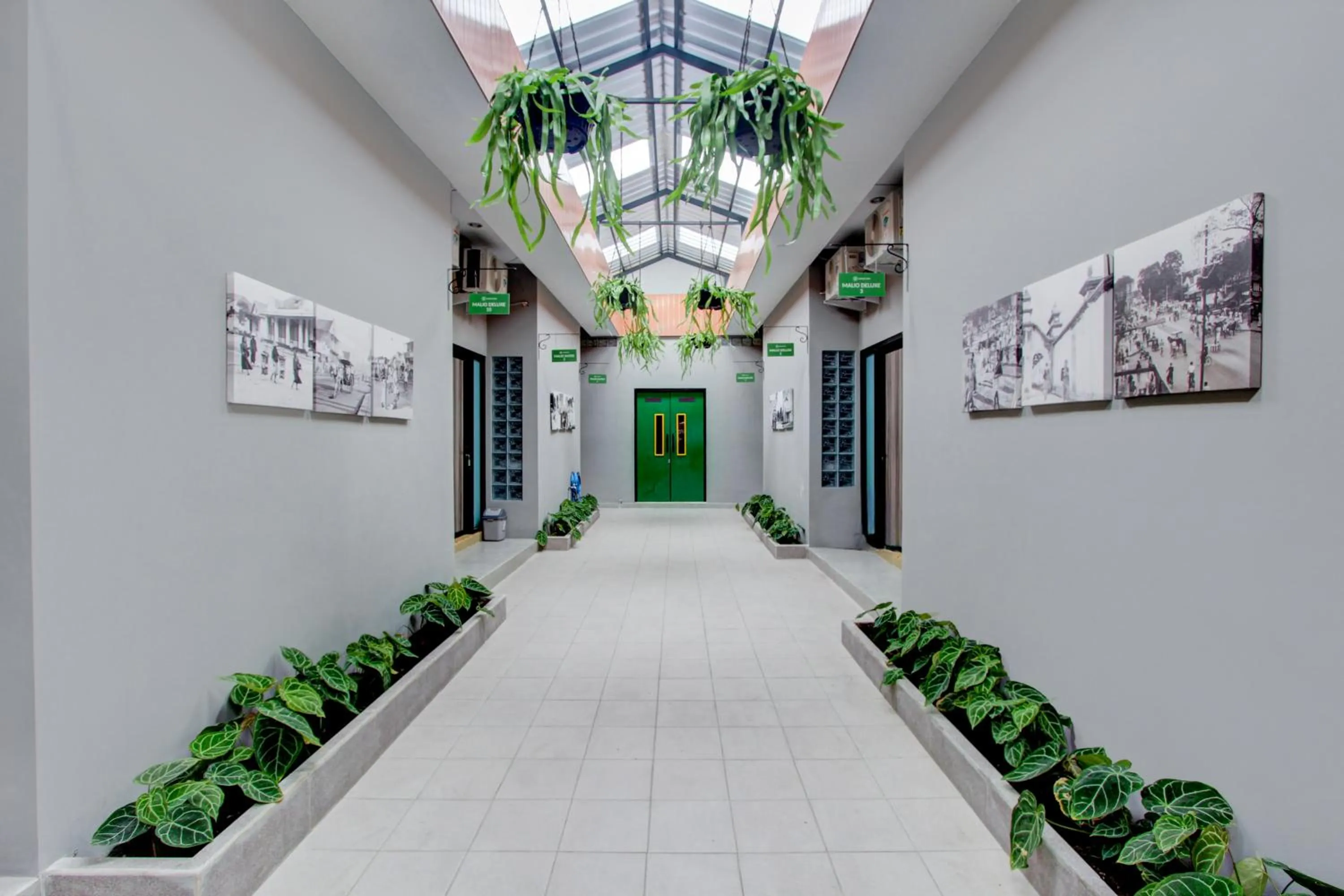 Lobby or reception in Hotel O Yogyakarta near Jalan Malioboro formerly Malio Inn