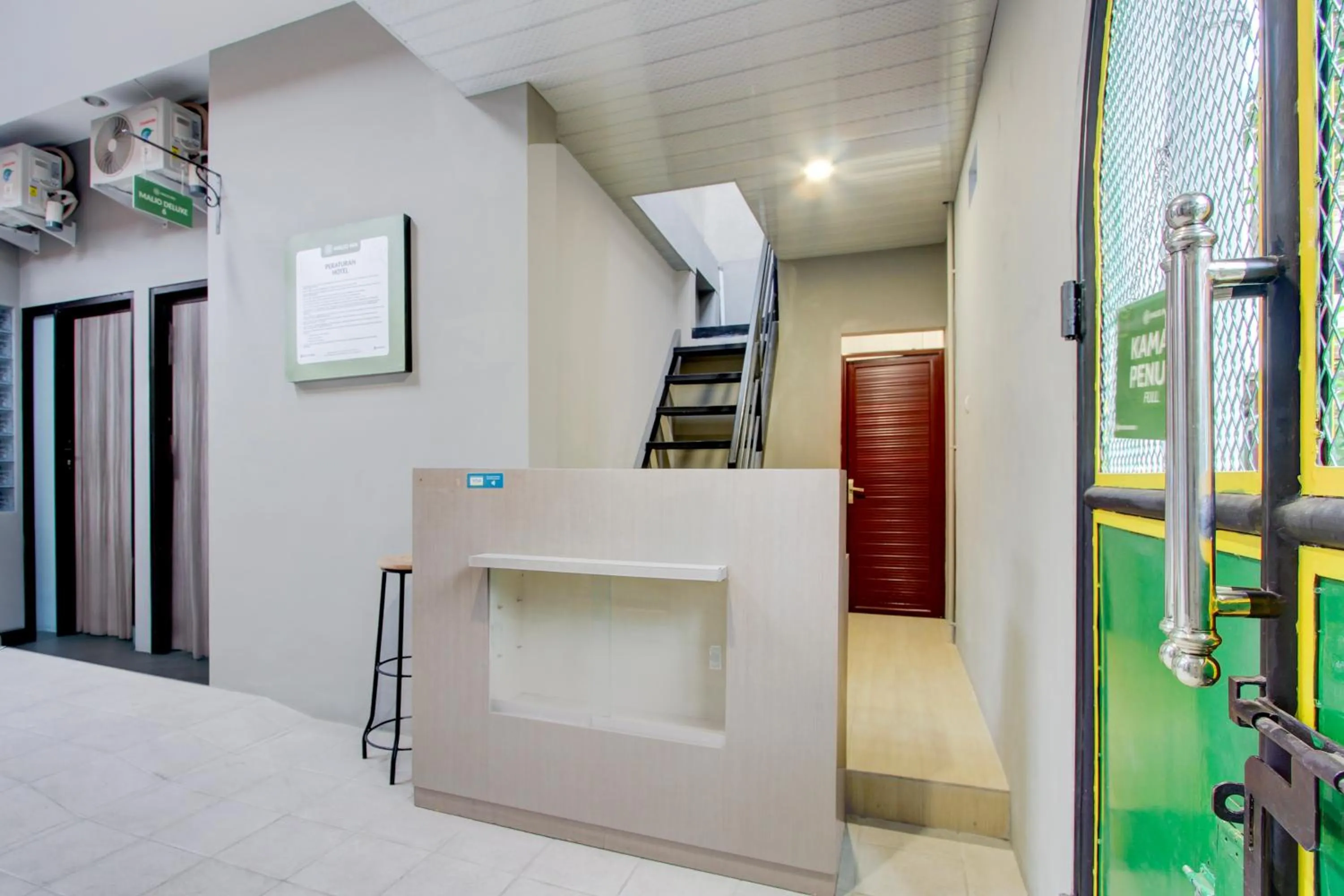 Lobby or reception in Hotel O Yogyakarta near Jalan Malioboro formerly Malio Inn