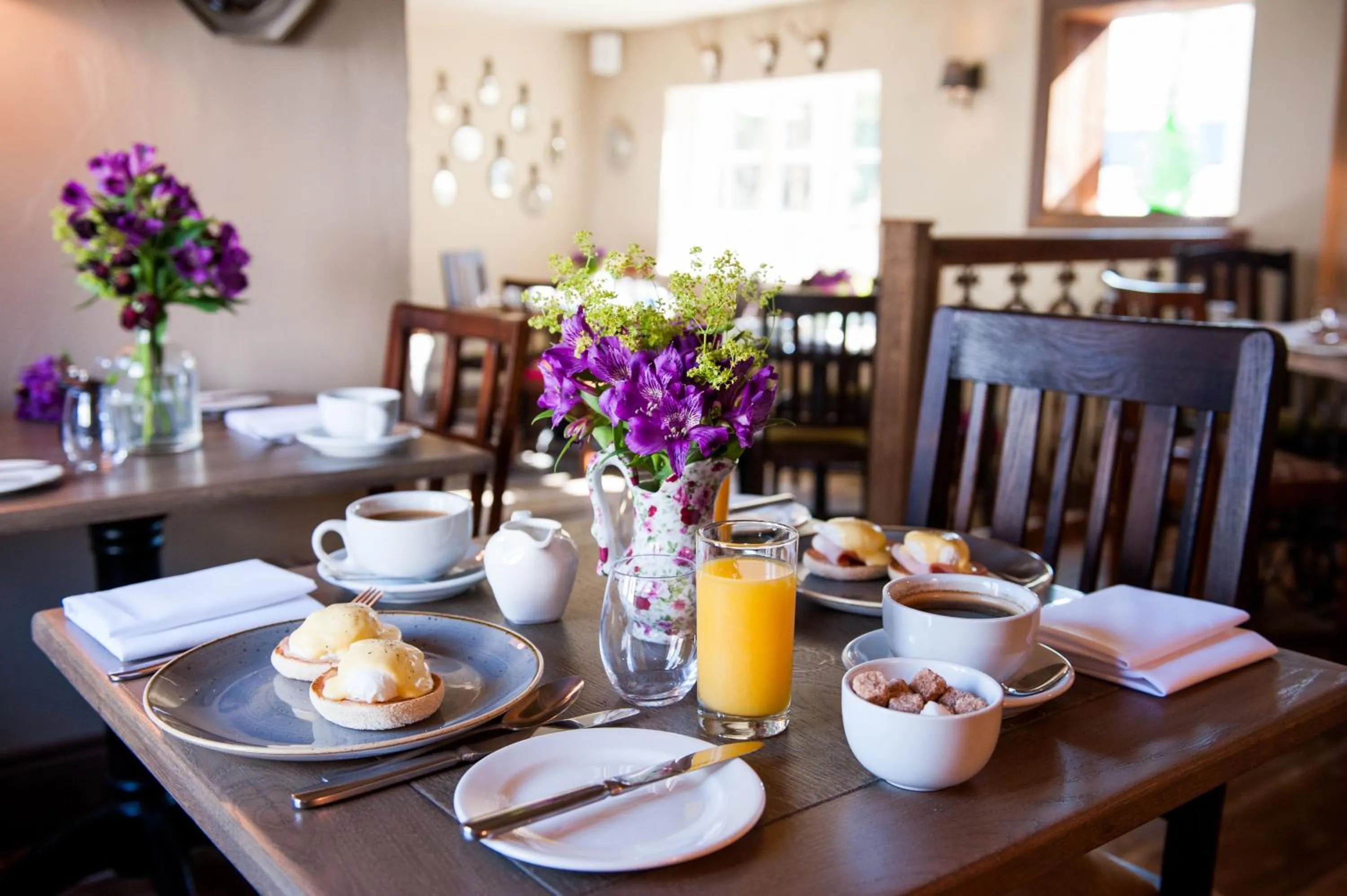 Restaurant/places to eat in The White Hart, Overton