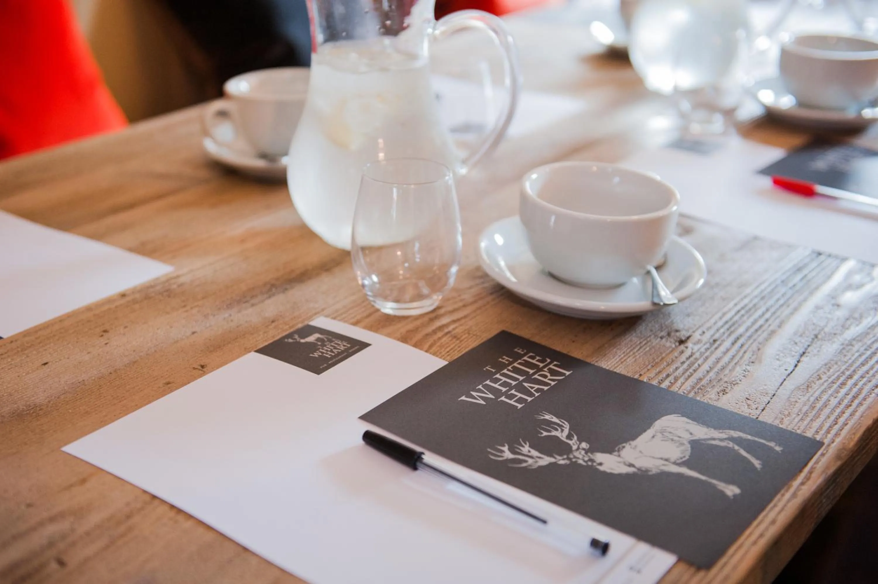 Restaurant/places to eat in The White Hart, Overton