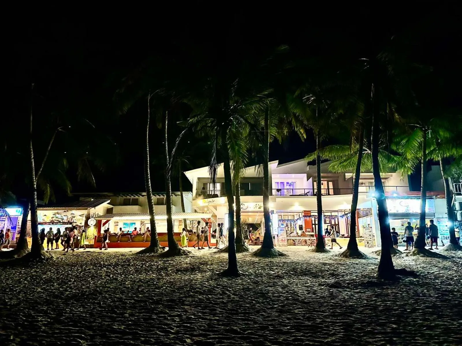 Property building in Calypso Beach and Dive Resort