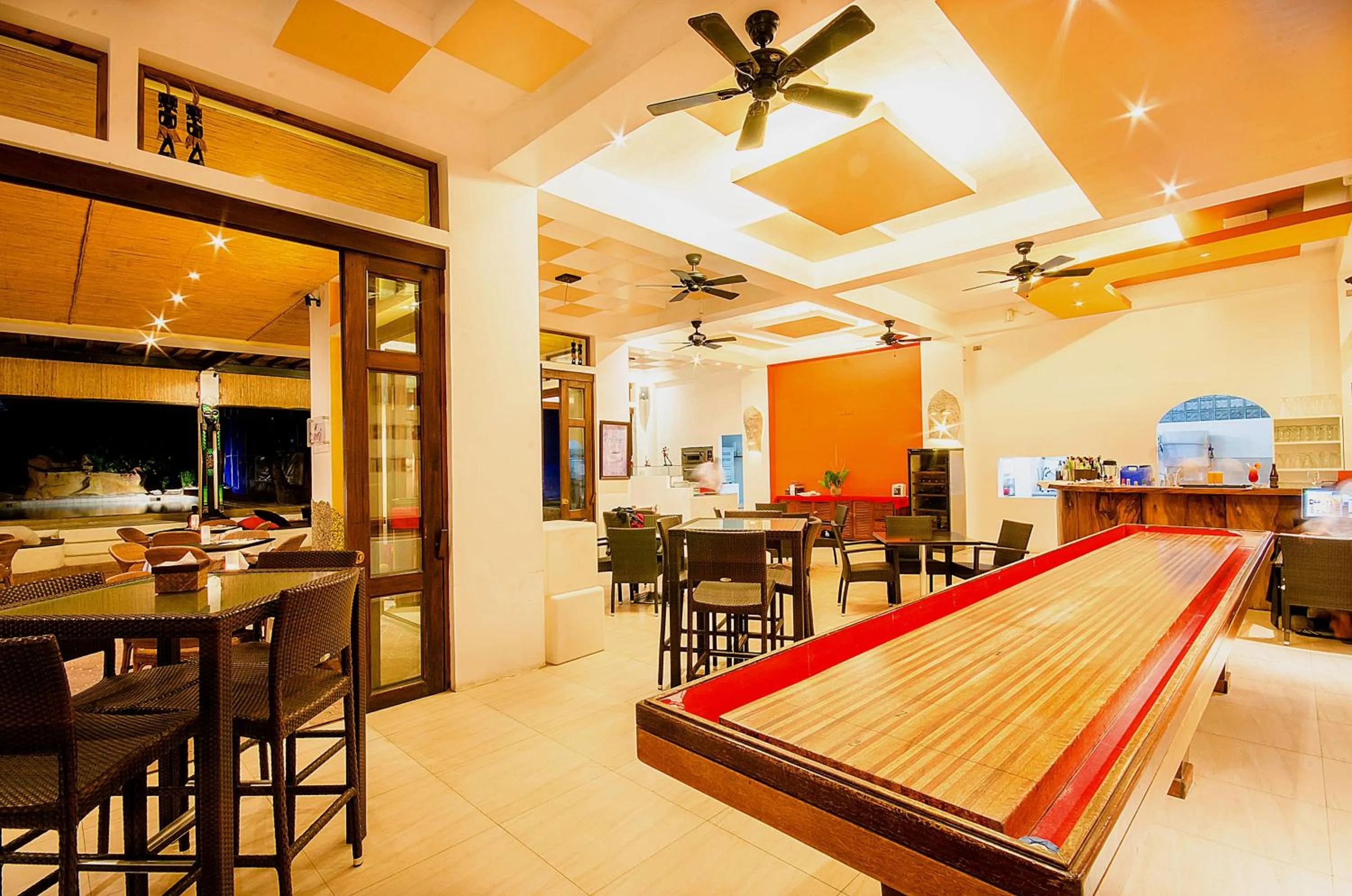 Restaurant/places to eat in Calypso Beach and Dive Resort