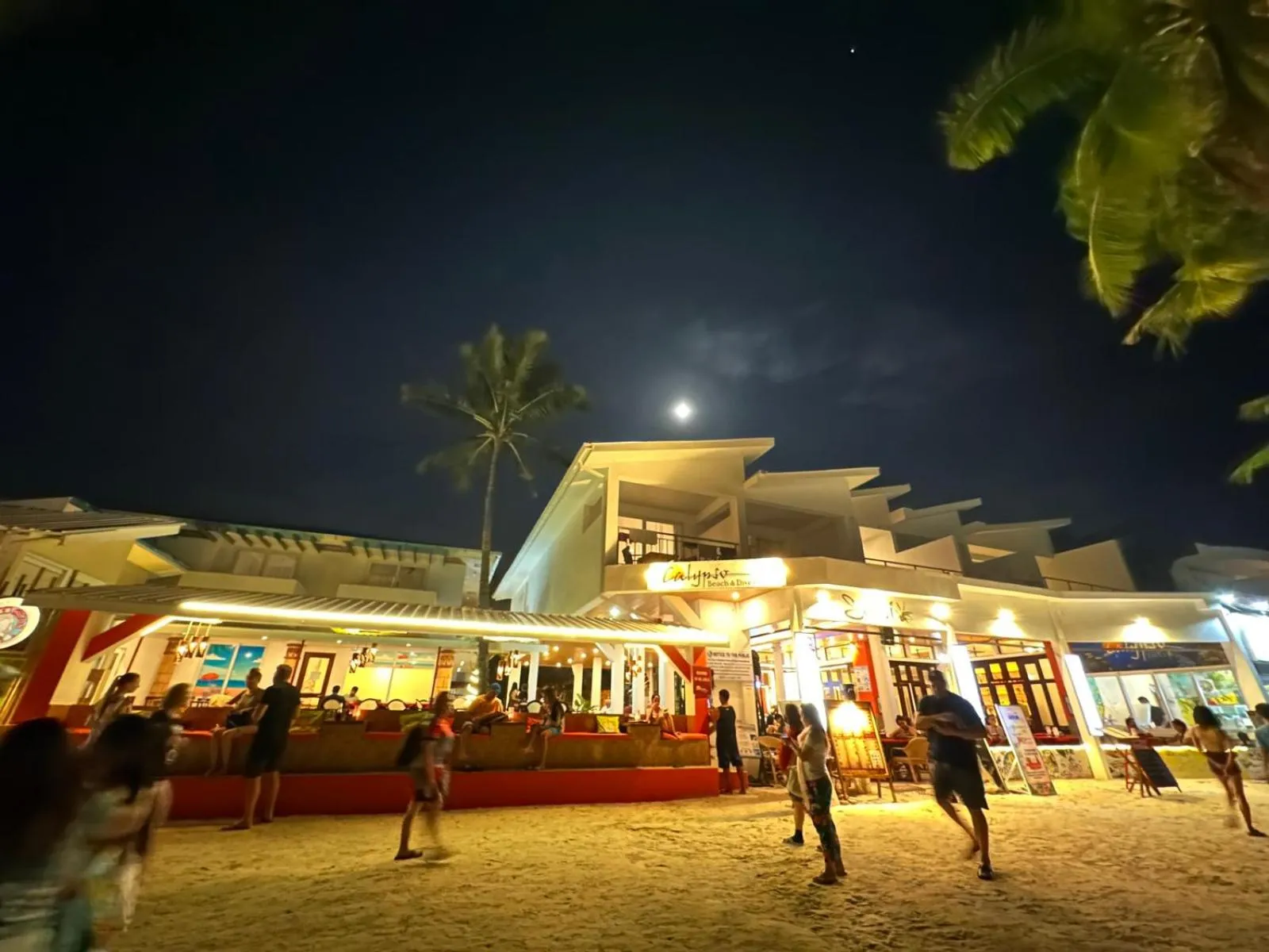 Beach in Calypso Beach and Dive Resort