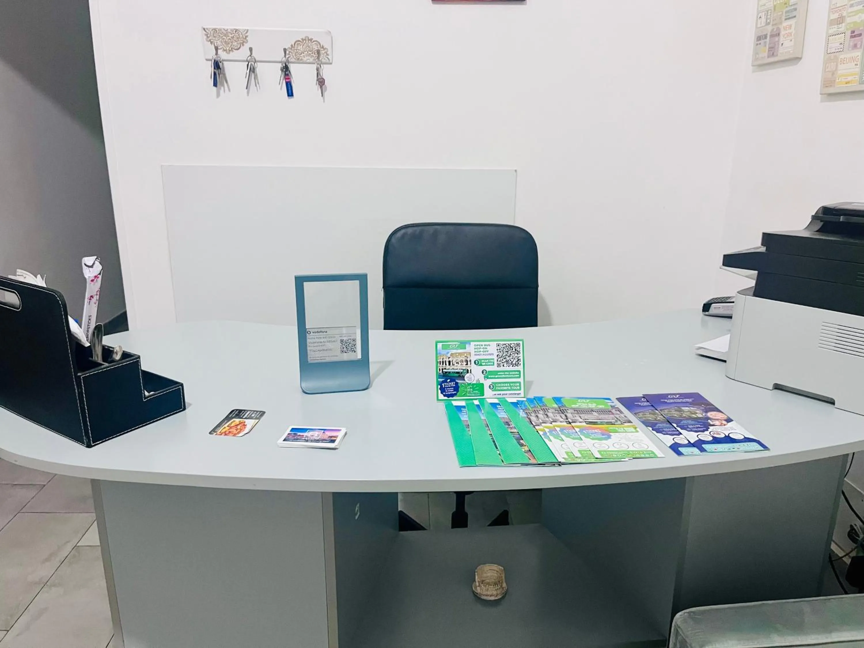 concierge in Grandis Rooms