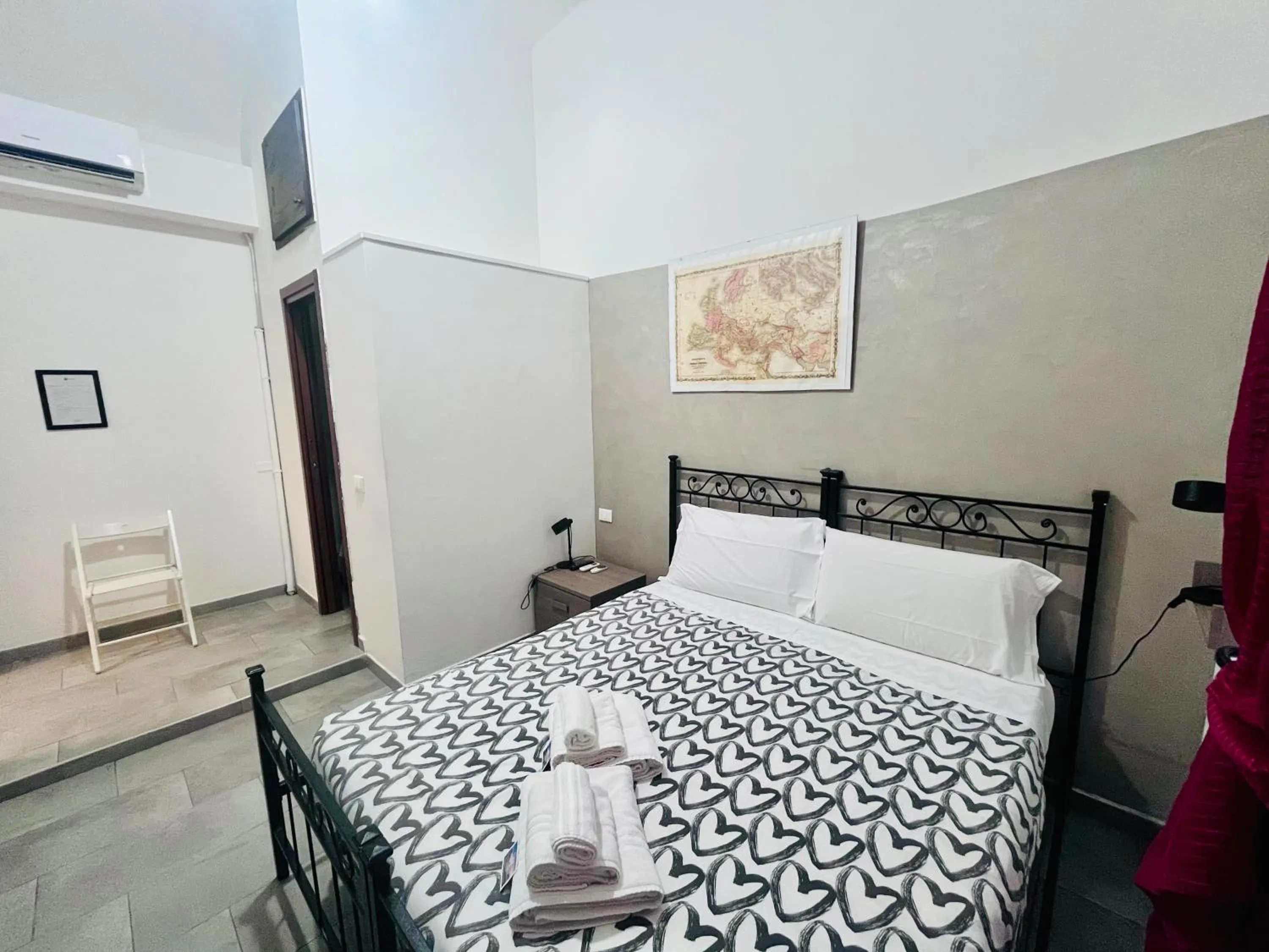 Bedroom, Bed in Grandis Rooms