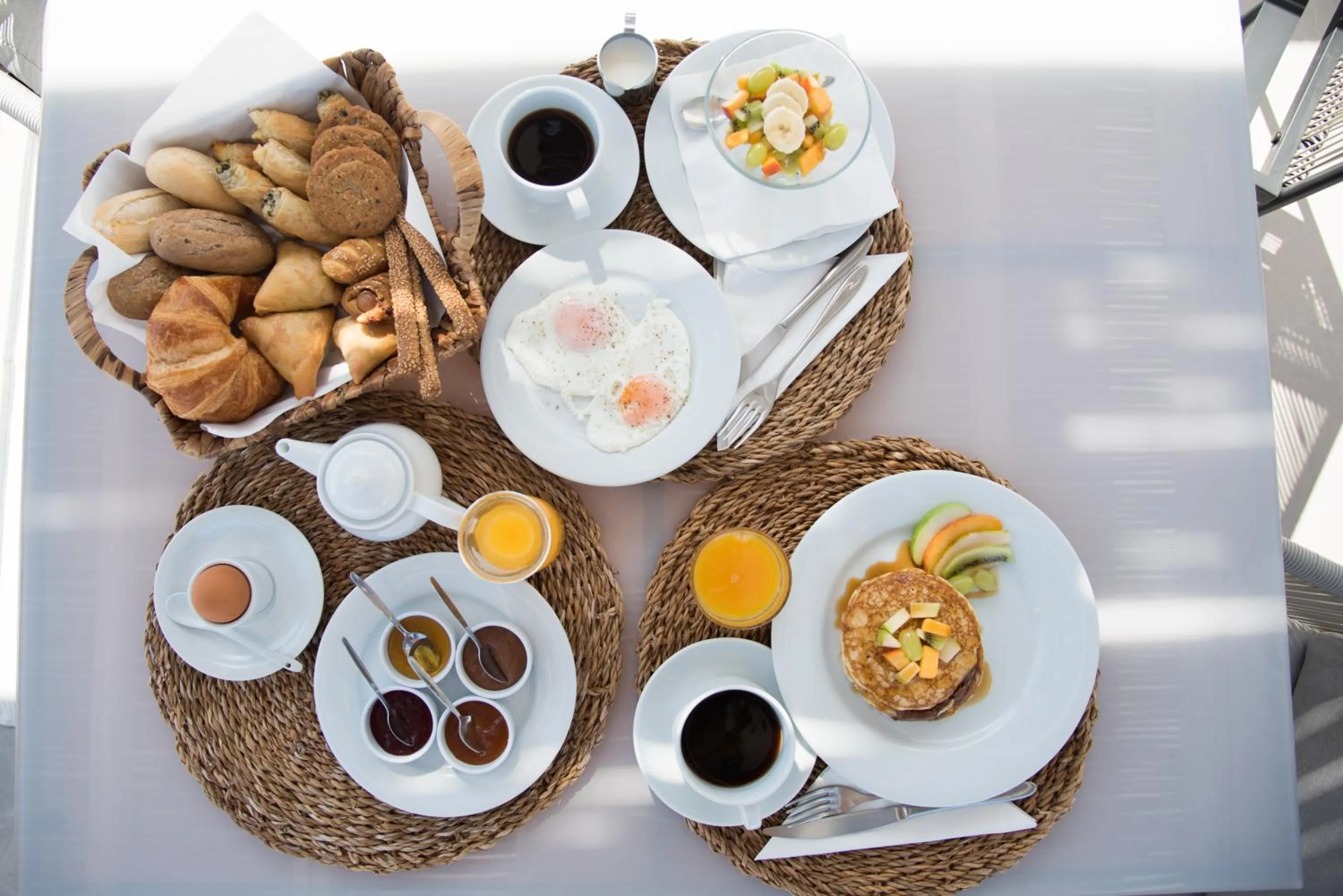 Breakfast in Lemon Tree Houses