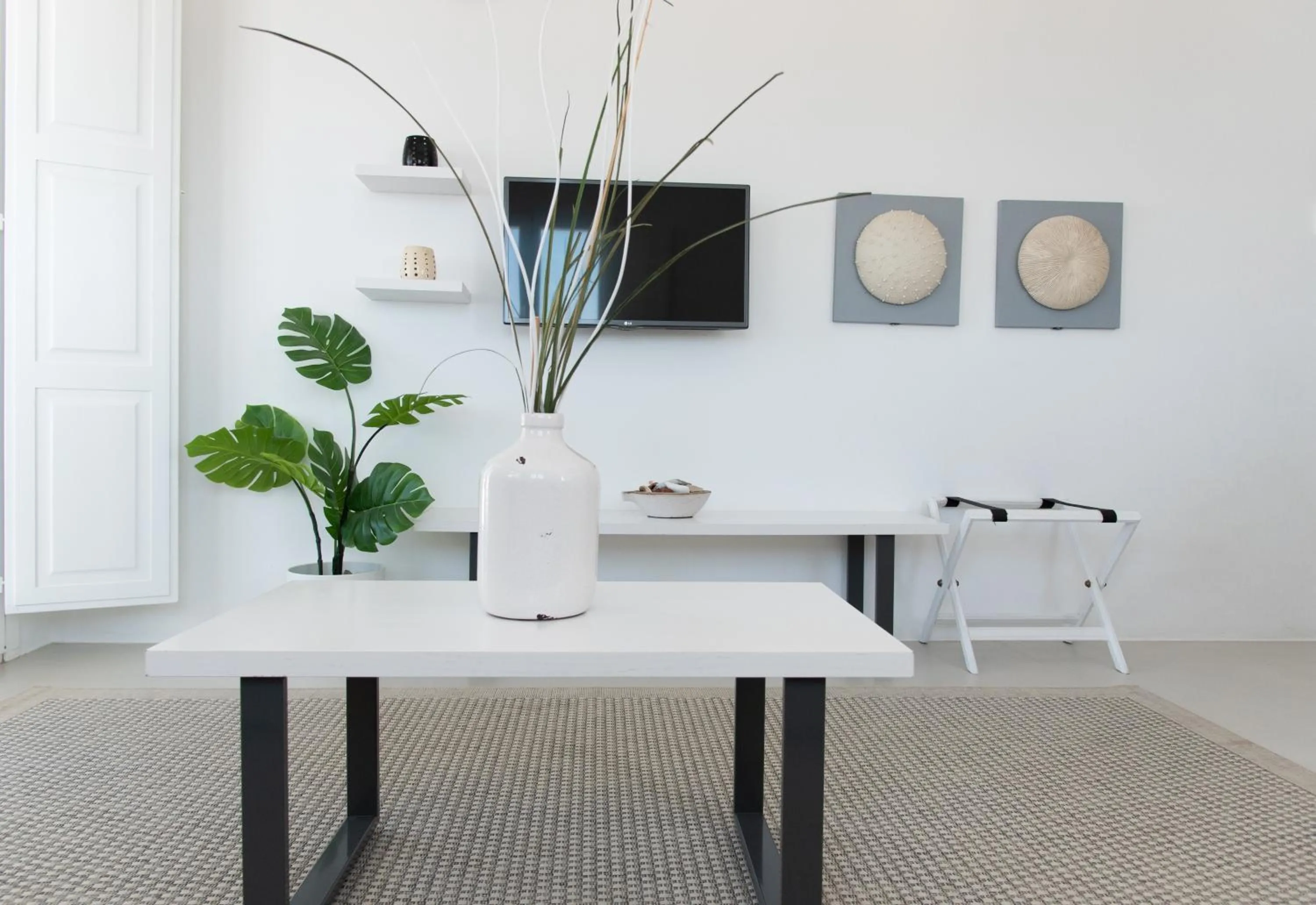 TV and multimedia in Lemon Tree Houses