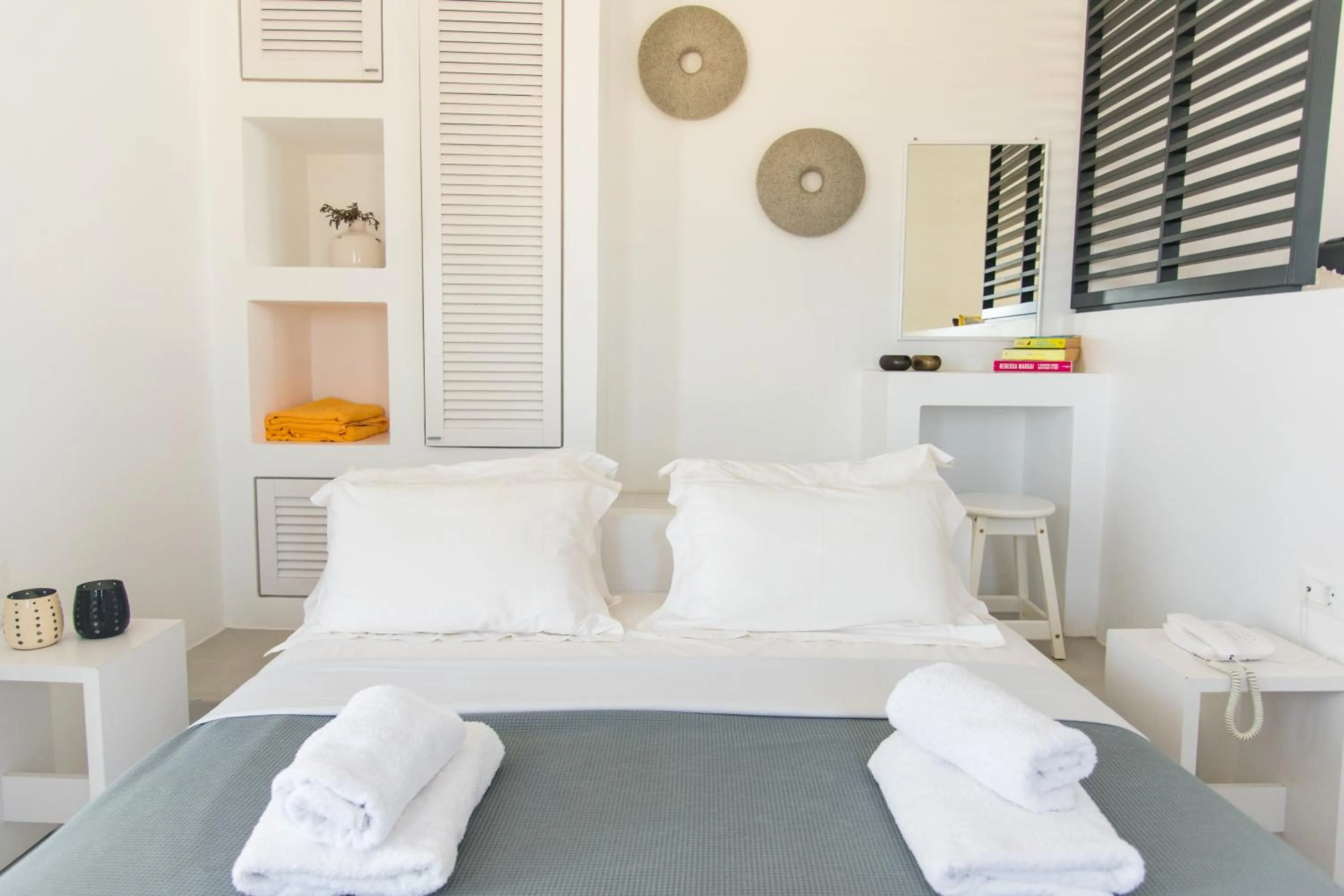 Bed in Lemon Tree Houses