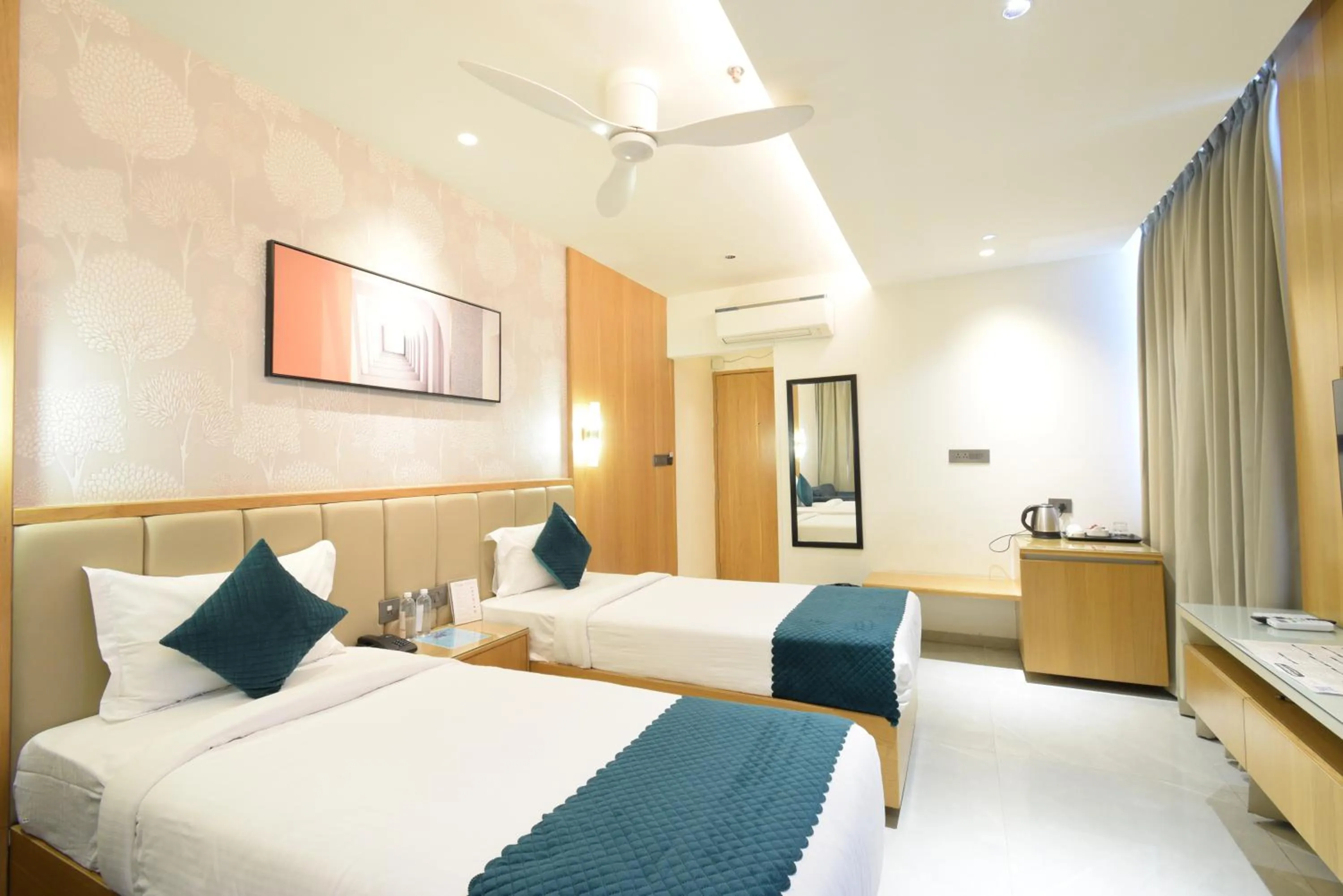 Bed in Hotel TAAR TANGERINE Gachibowli