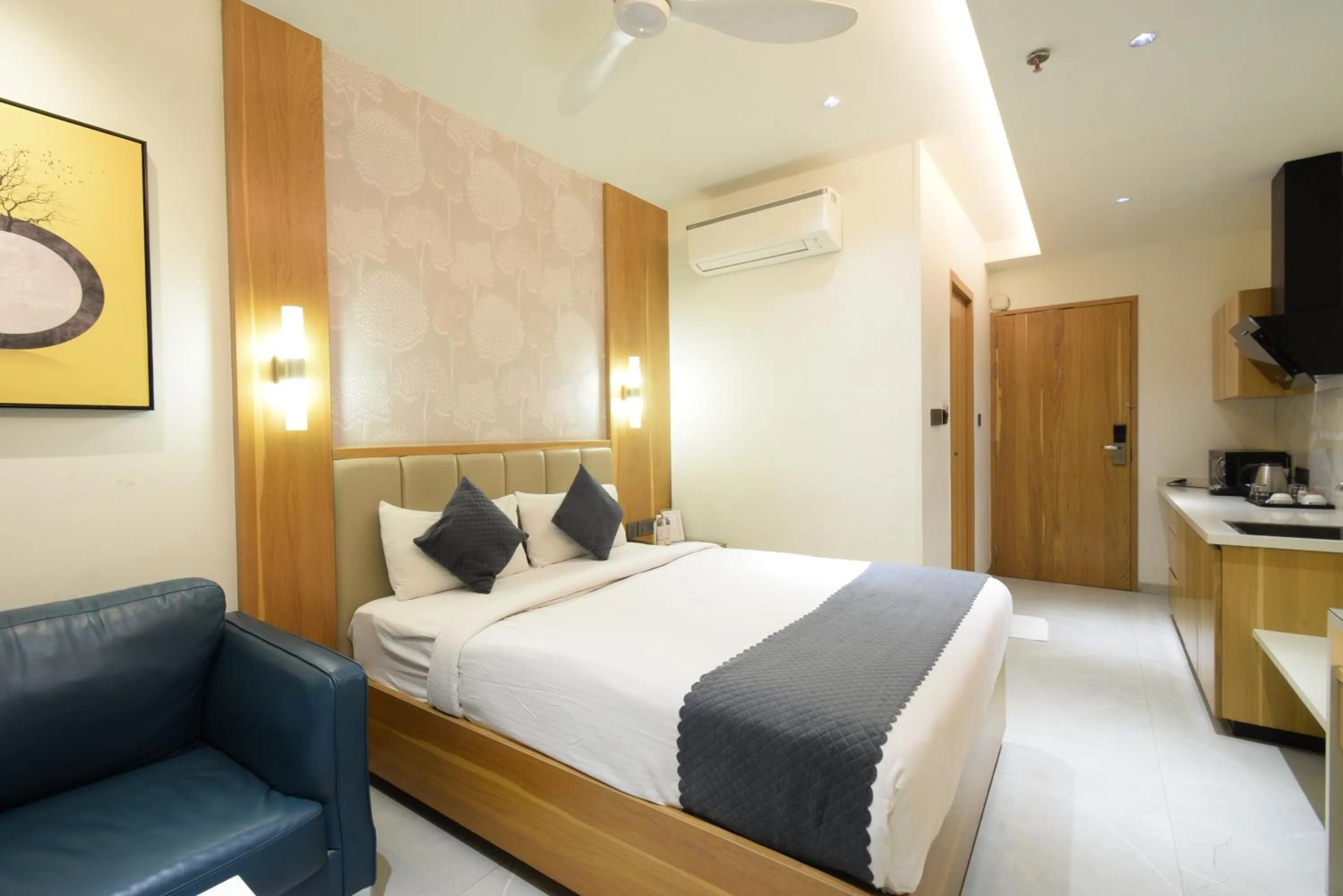 Photo of the whole room, Bed in Hotel TAAR TANGERINE Gachibowli
