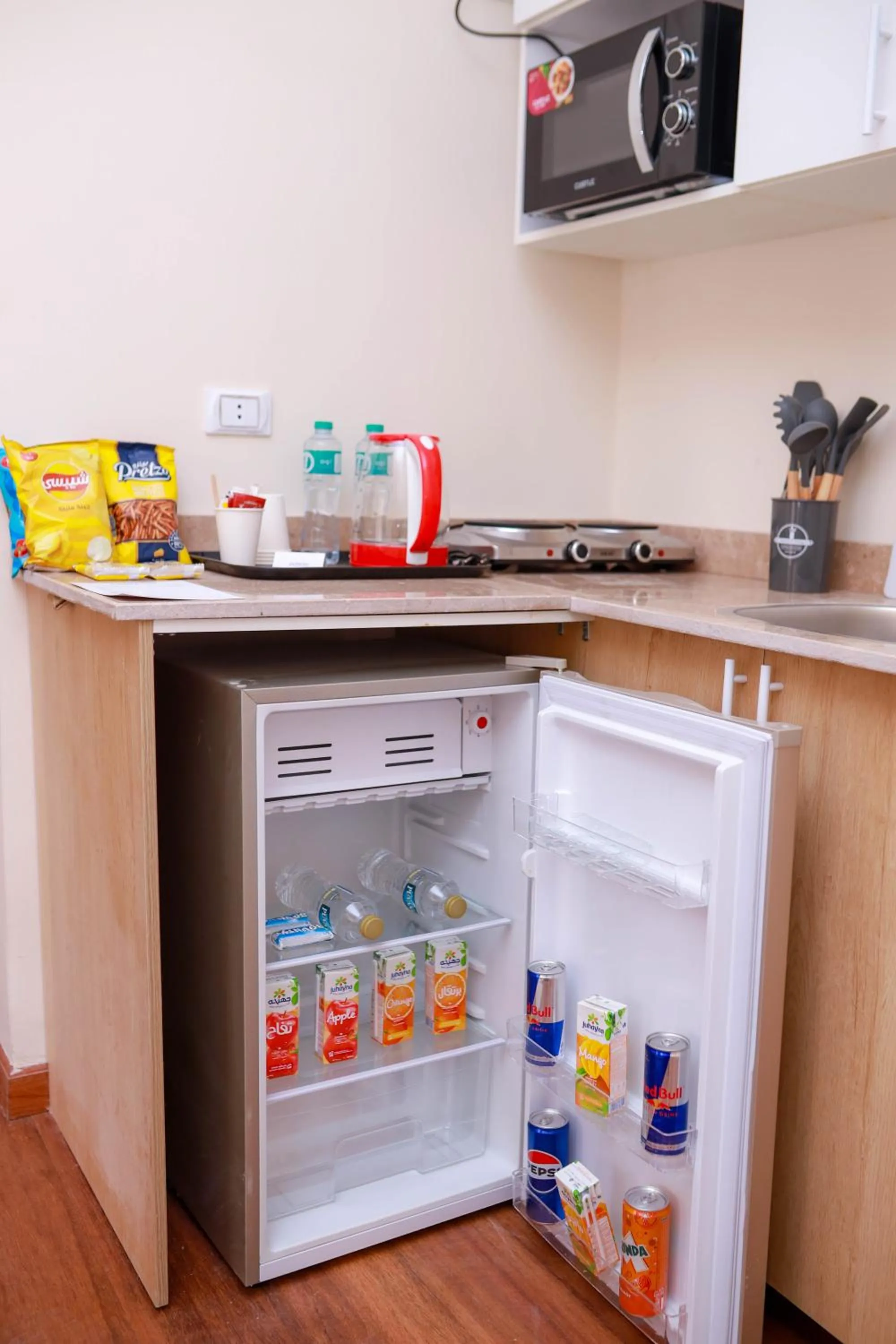 Coffee/tea facilities in Settle Inn Al Rehab City B